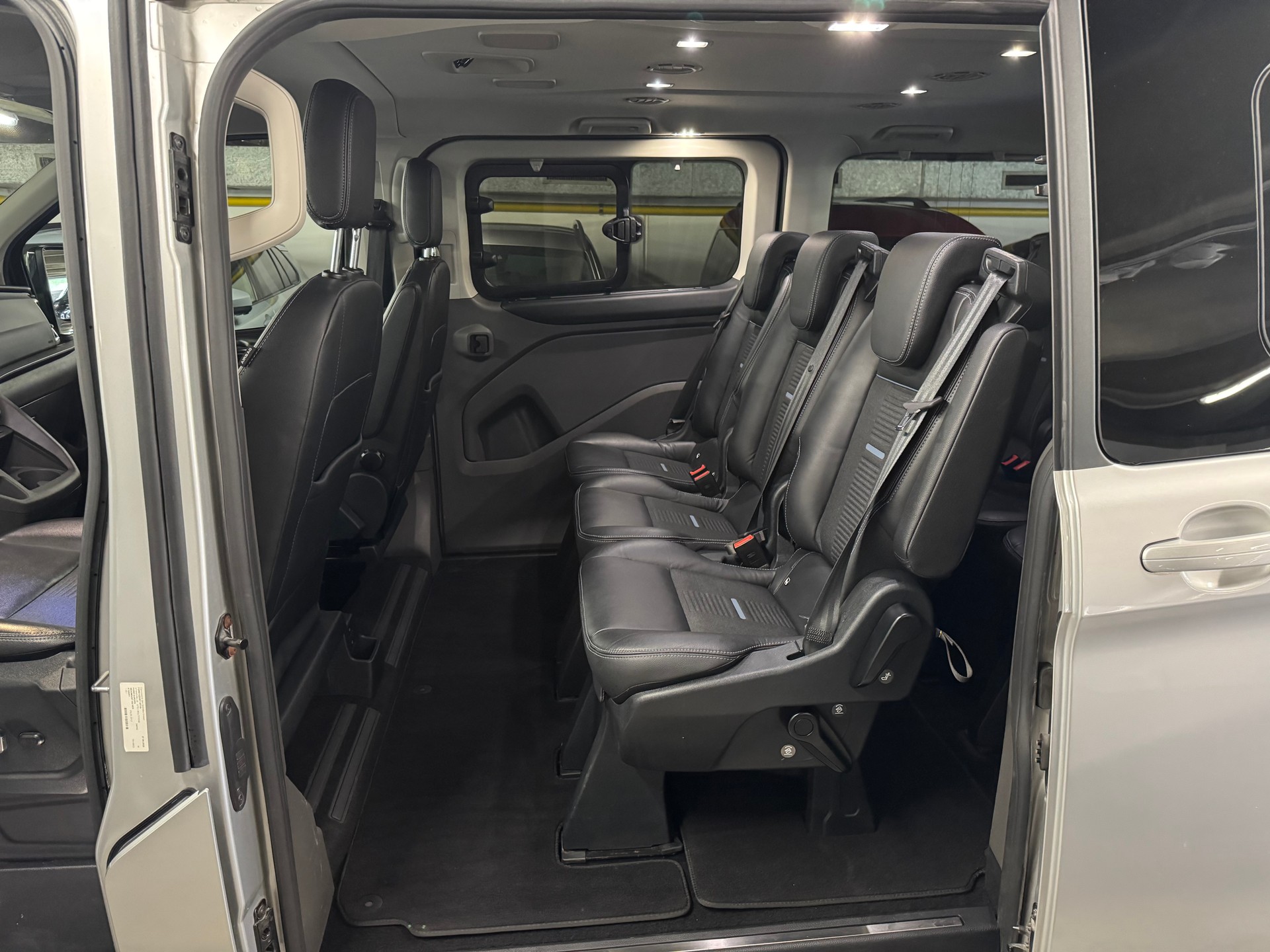 FORD Tourneo Custom 320 L1H1 Active-image-9