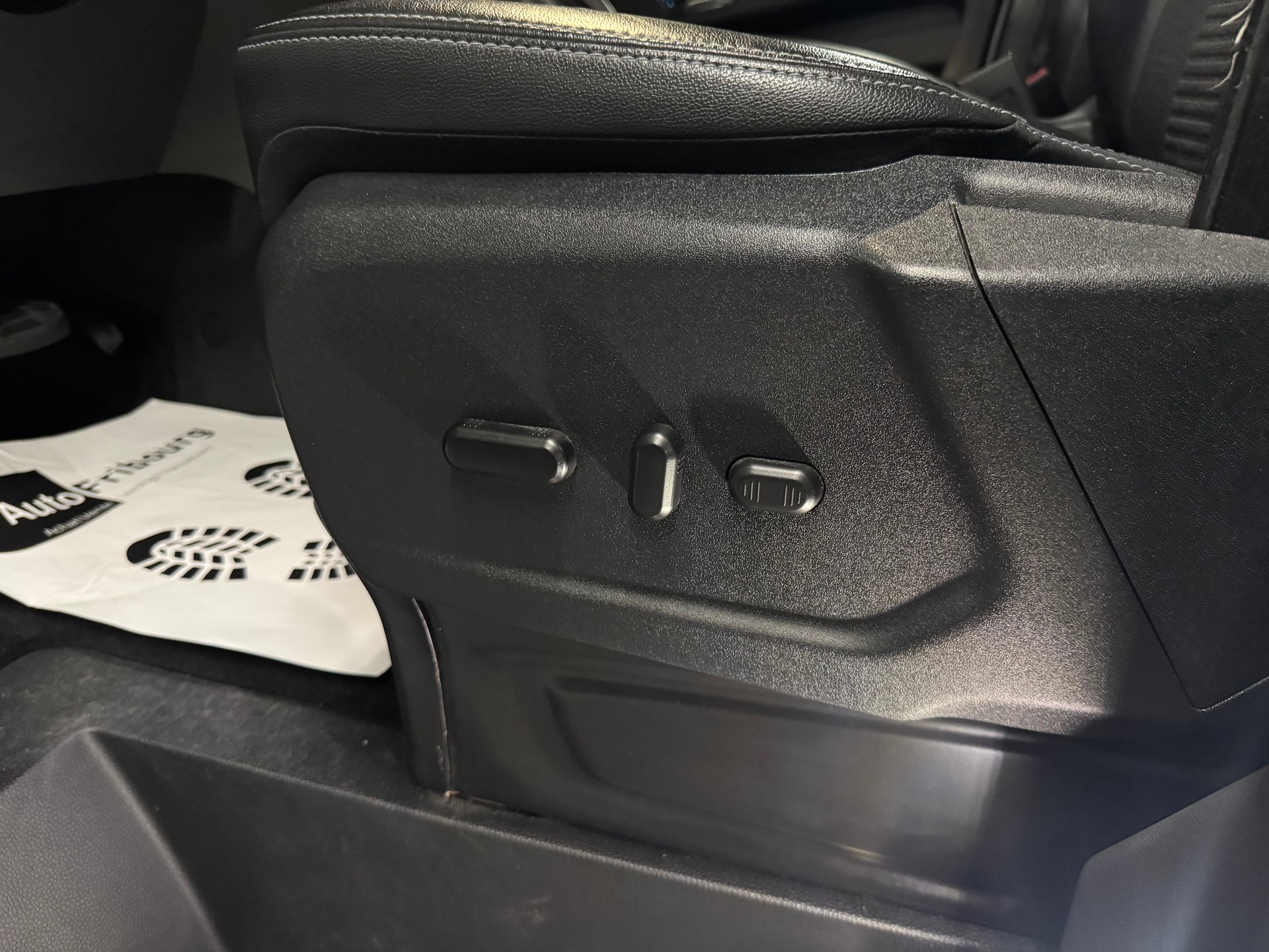 FORD Tourneo Custom 320 L1H1 Active-image-8