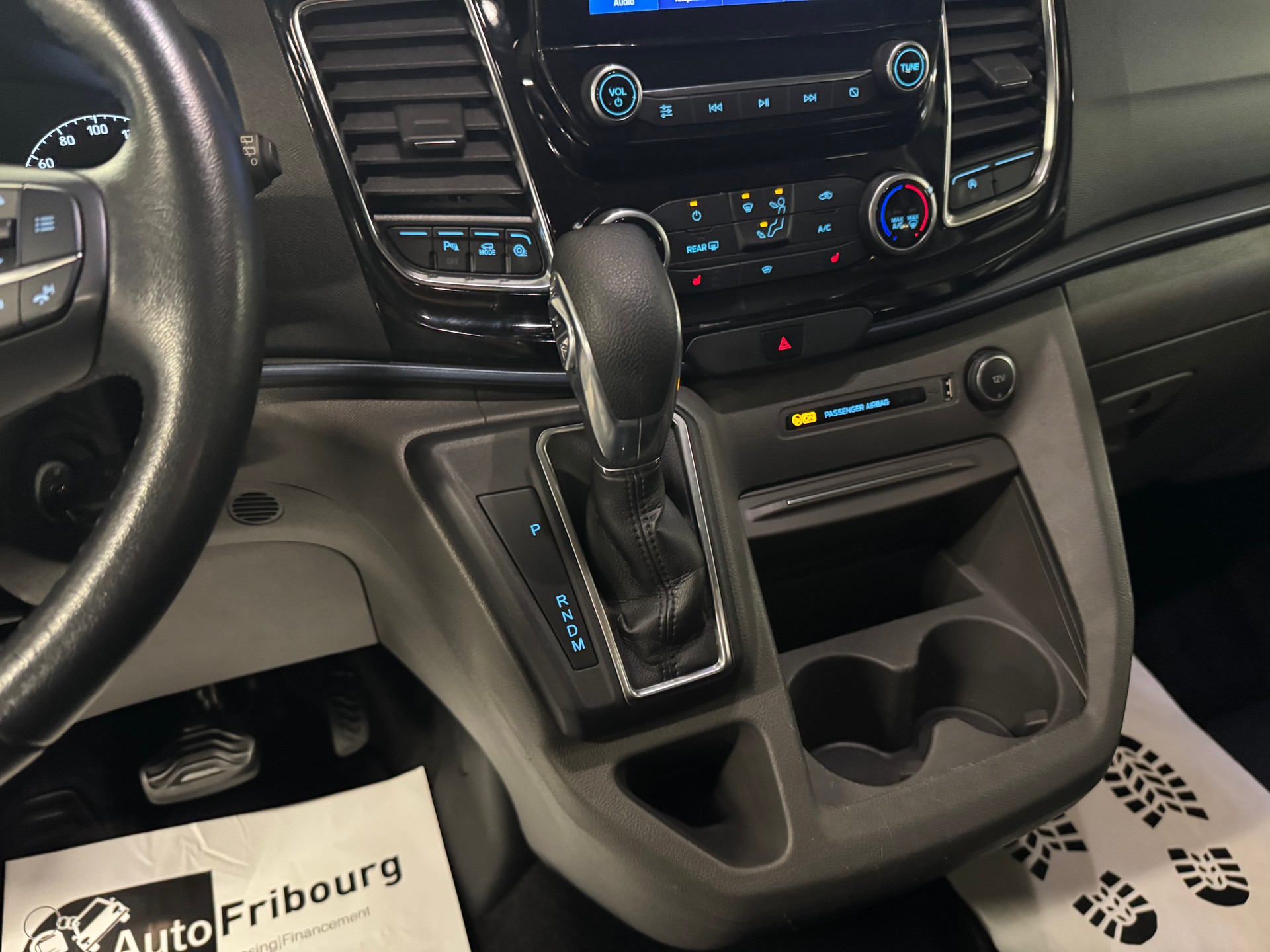 FORD Tourneo Custom 320 L1H1 Active-image-6