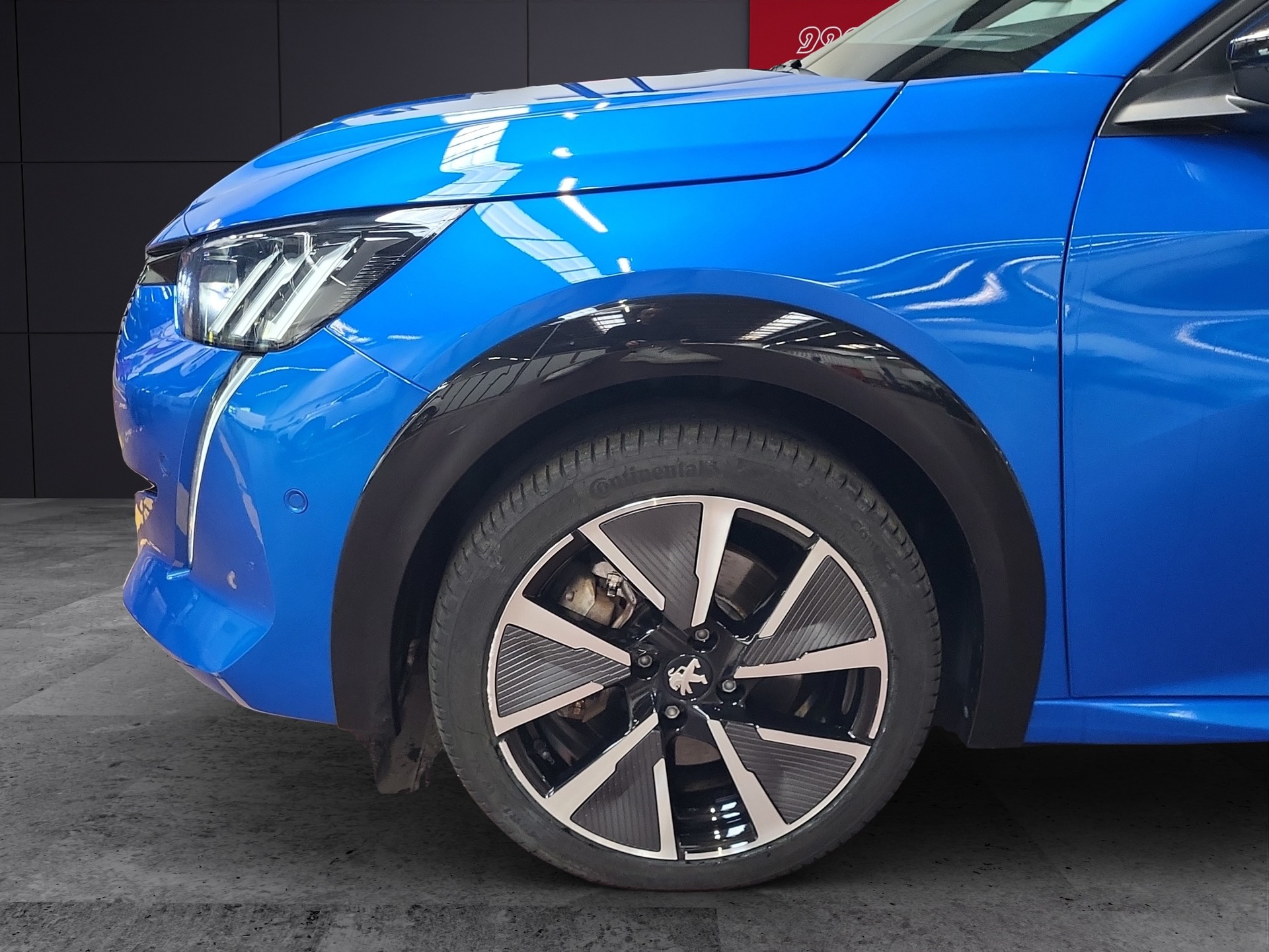 PEUGEOT 208-image-3