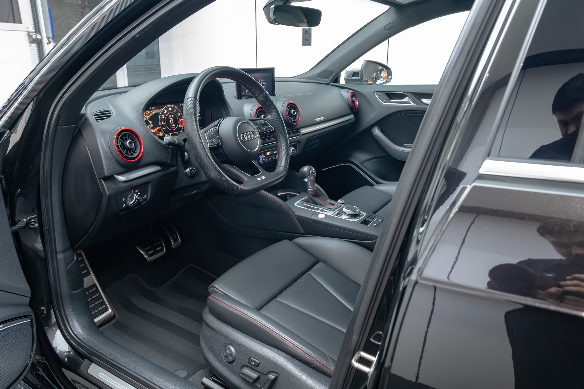 AUDI S3 Sportback 2.0 TFSI quattro S-tronic-image-13