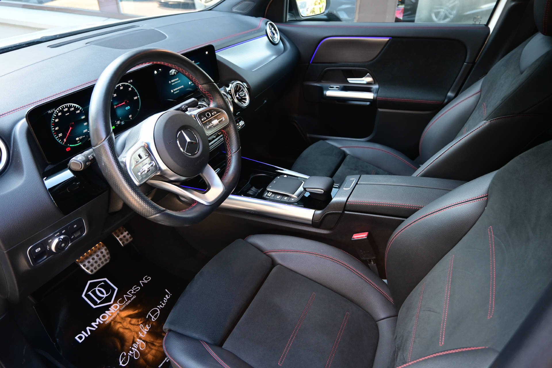 MERCEDES-BENZ EQA 250 AMG Line-image-10