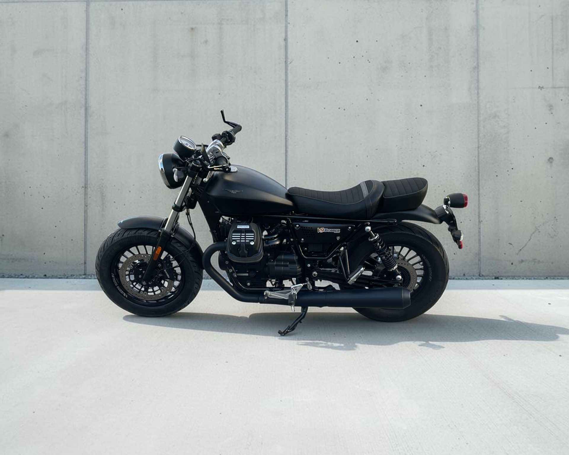 MOTO GUZZI V9 Bobber 850 ABS-image-1
