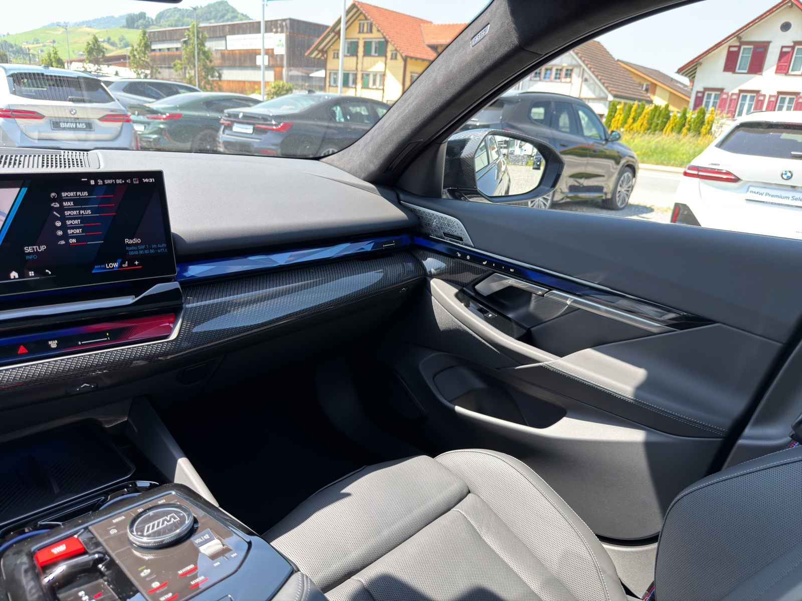 BMW M5 xDrive Touring-image-15