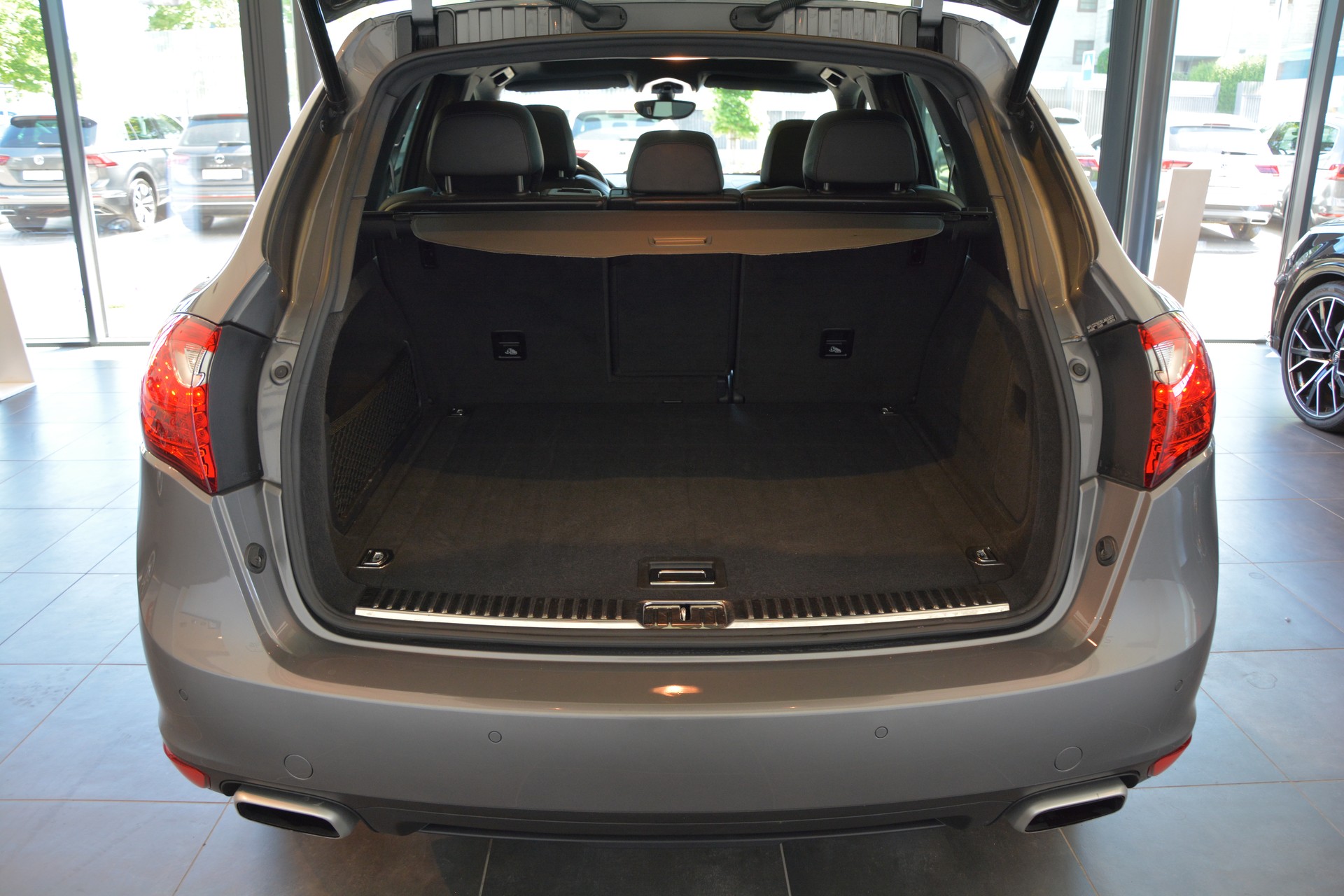 PORSCHE Cayenne S Diesel-image-15