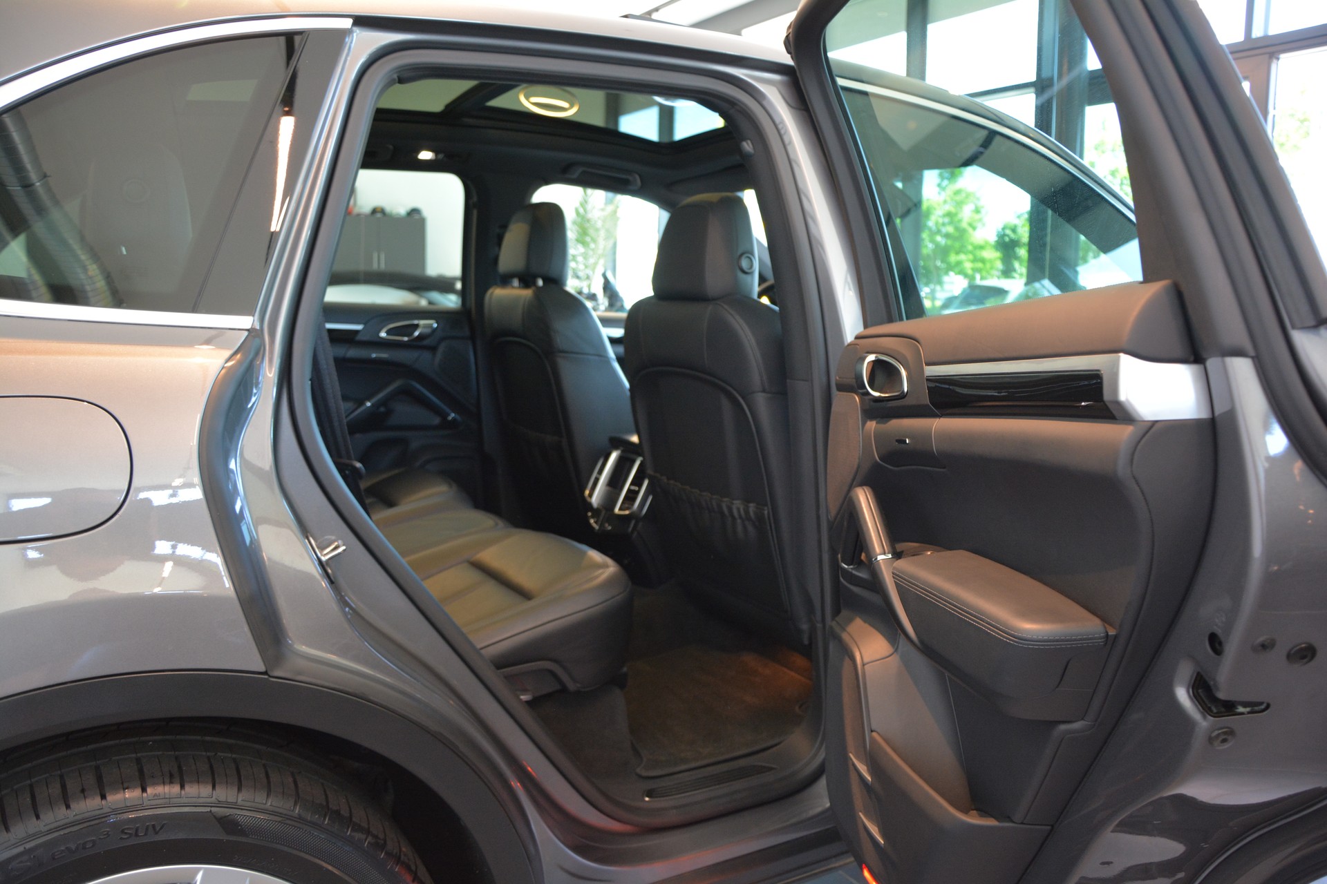 PORSCHE Cayenne S Diesel-image-14