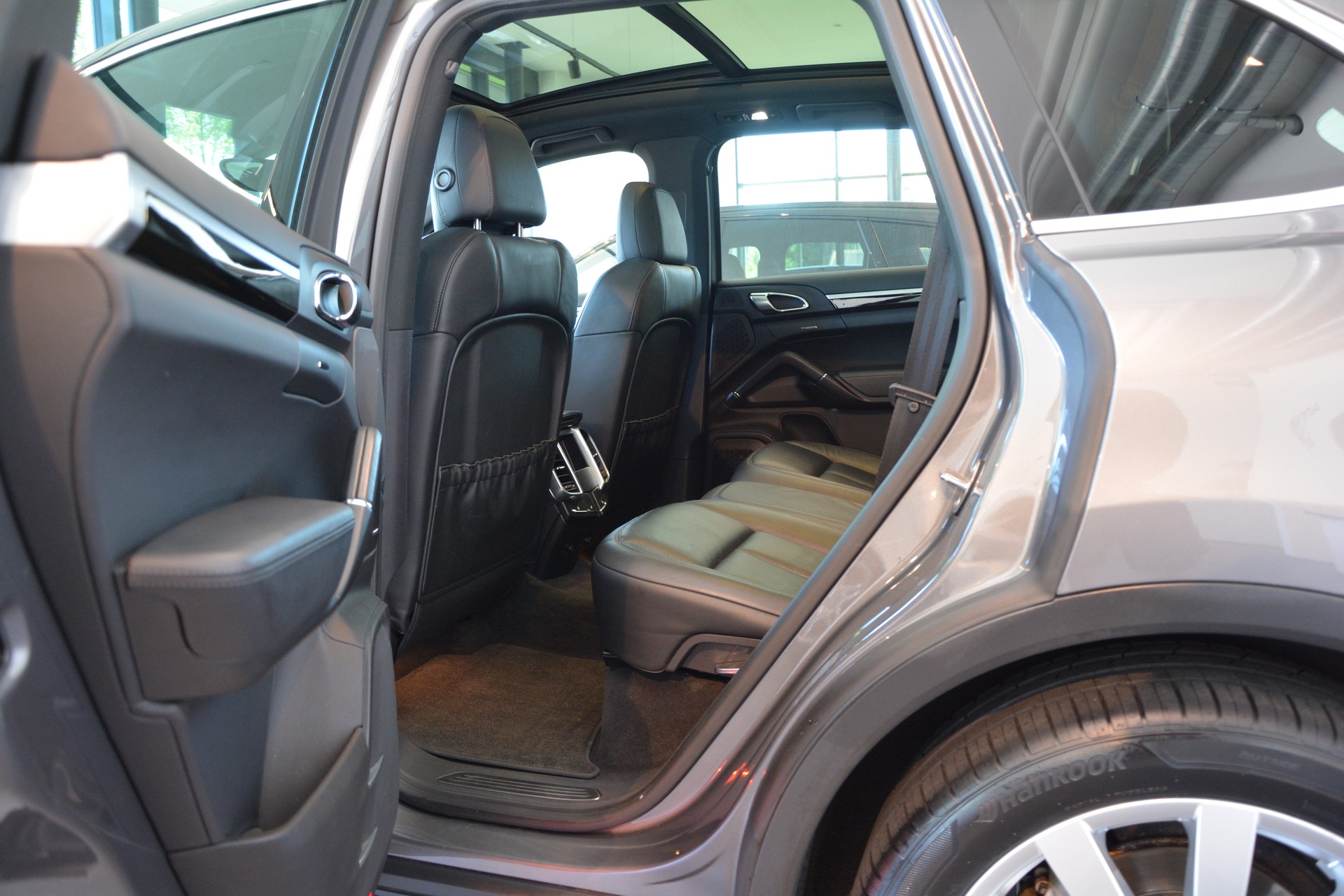 PORSCHE Cayenne S Diesel-image-10