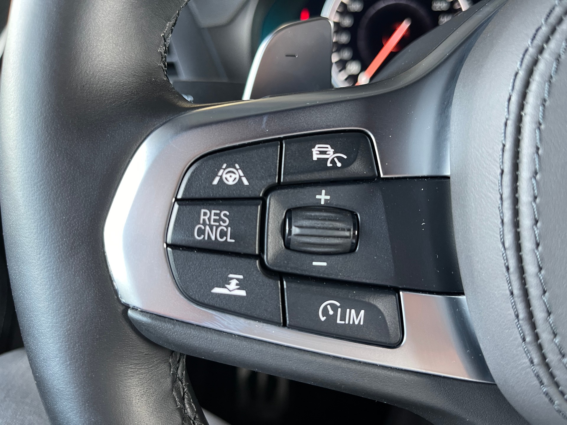 BMW X4 xDrive 30d M Sport X Steptronic-image-9