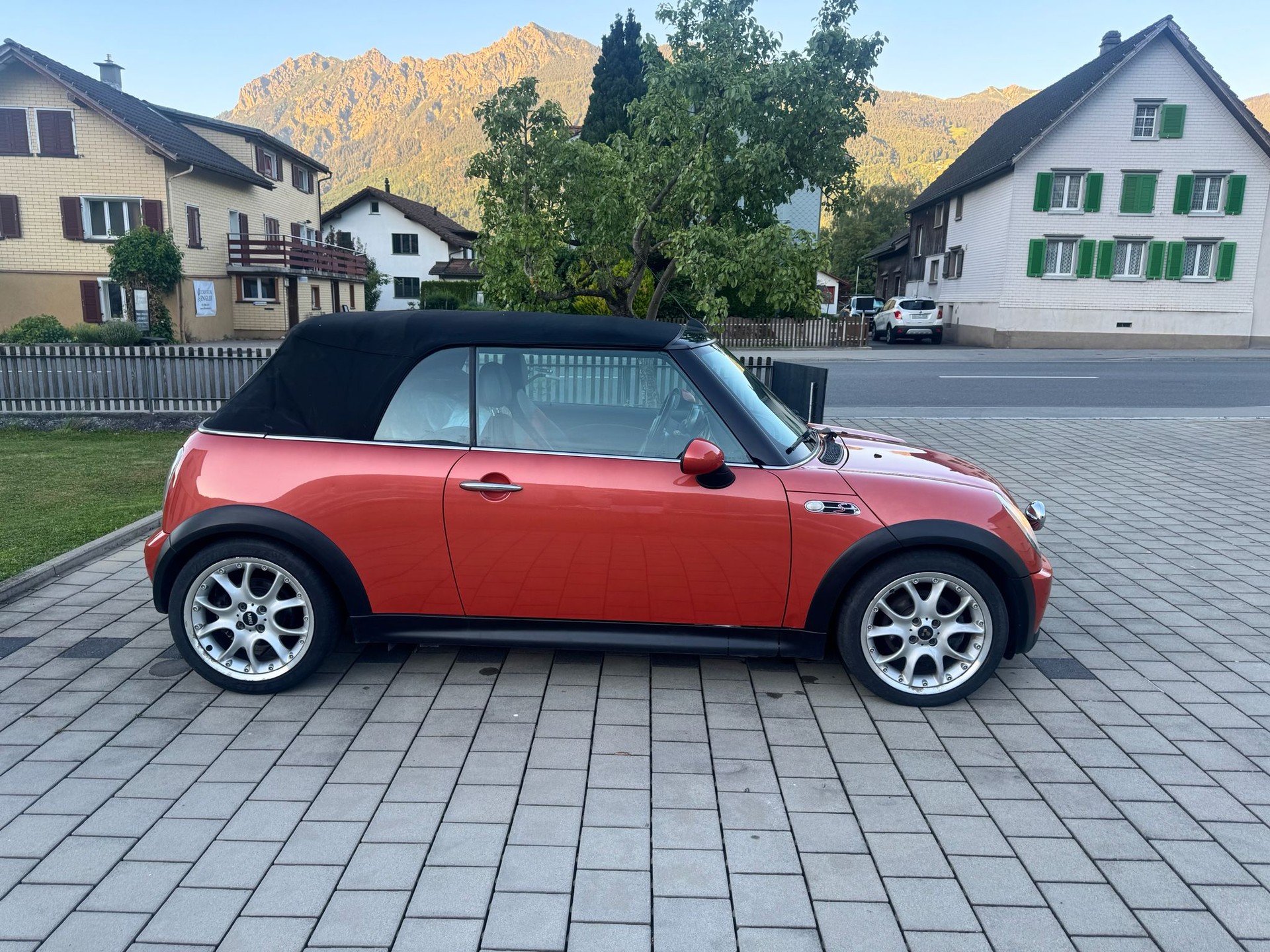 MINI Cooper S Cabriolet-image-8