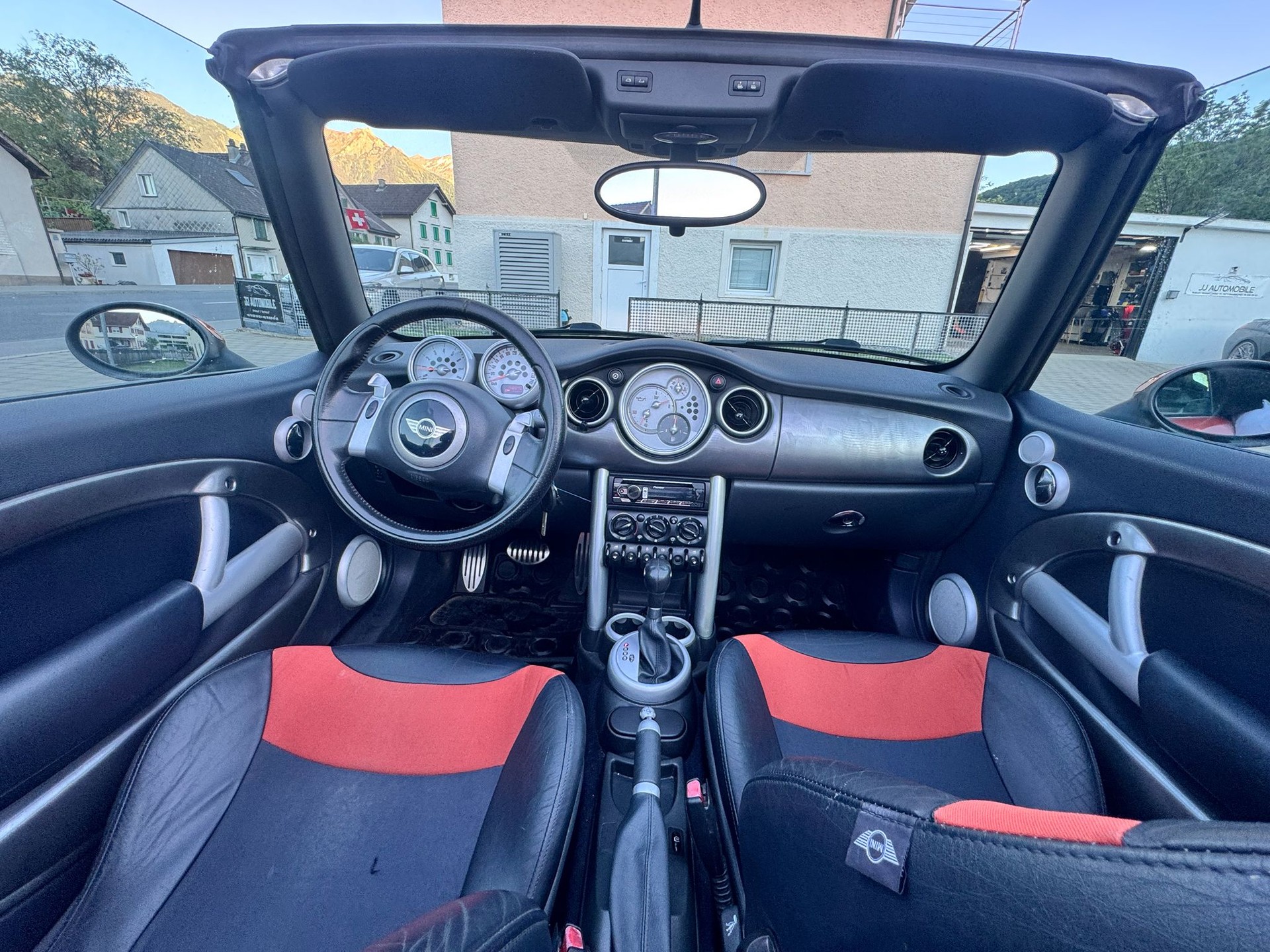 MINI Cooper S Cabriolet-image-10
