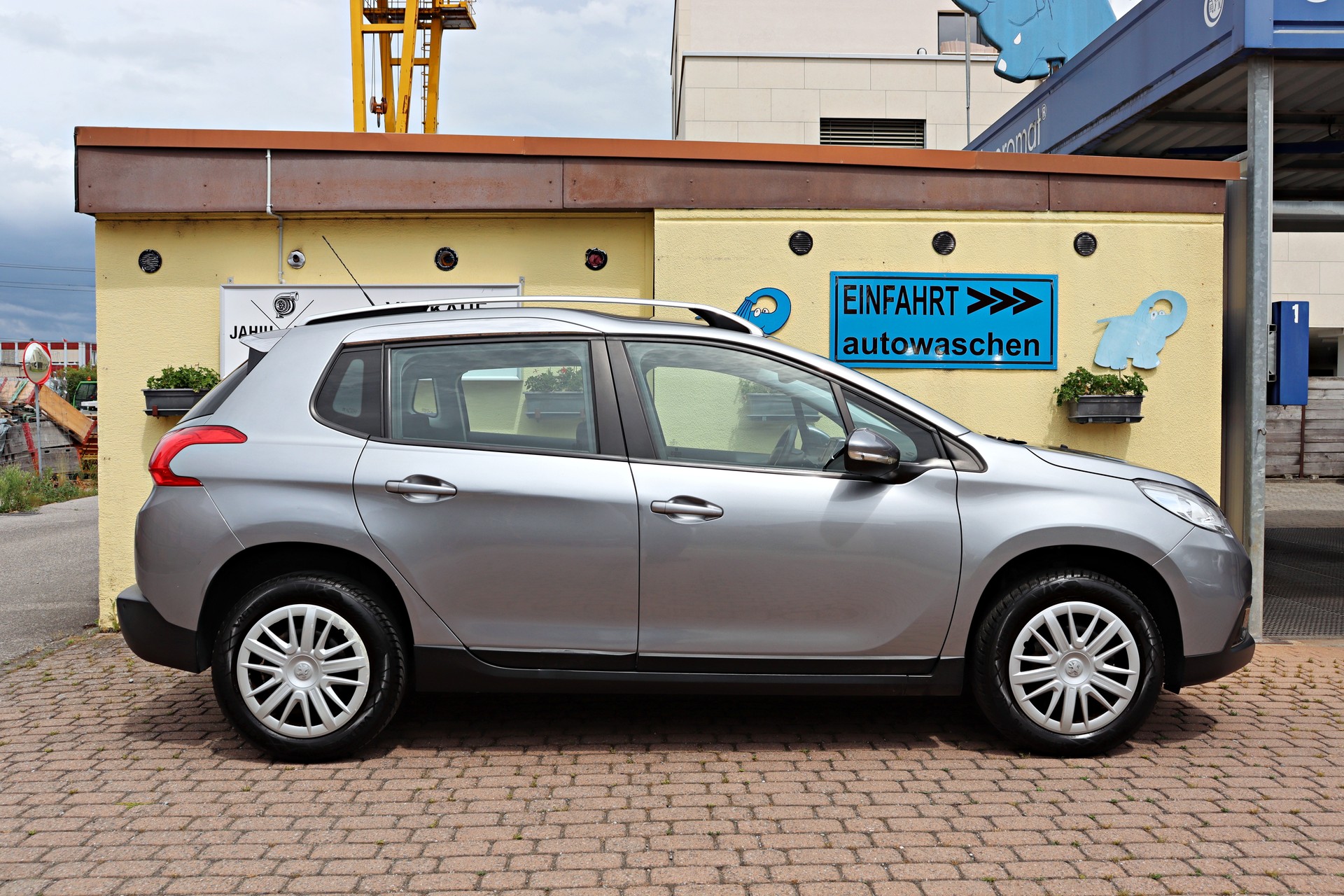 PEUGEOT 2008 1.2 VTI Style-image-4