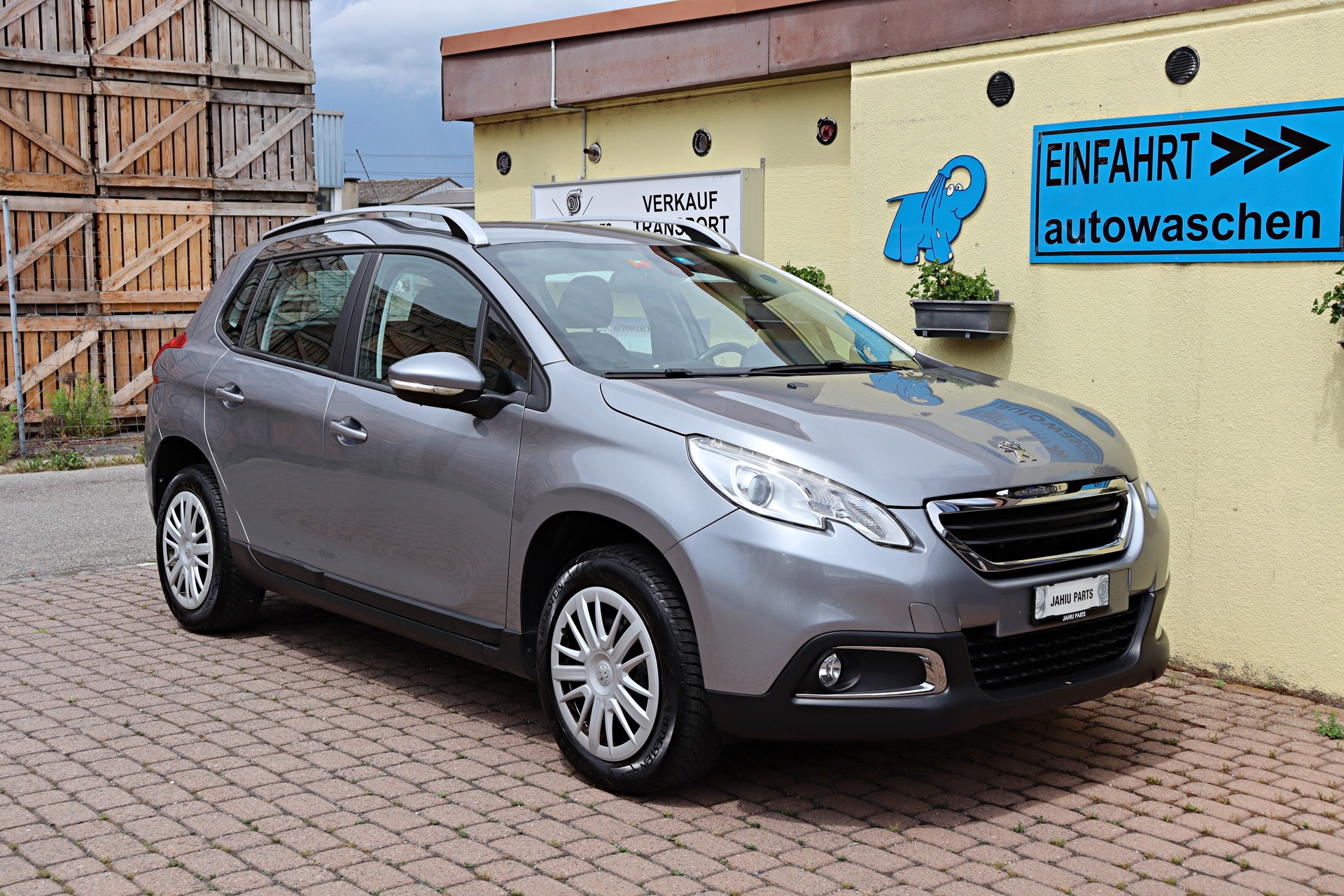 PEUGEOT 2008 1.2 VTI Style-image-5