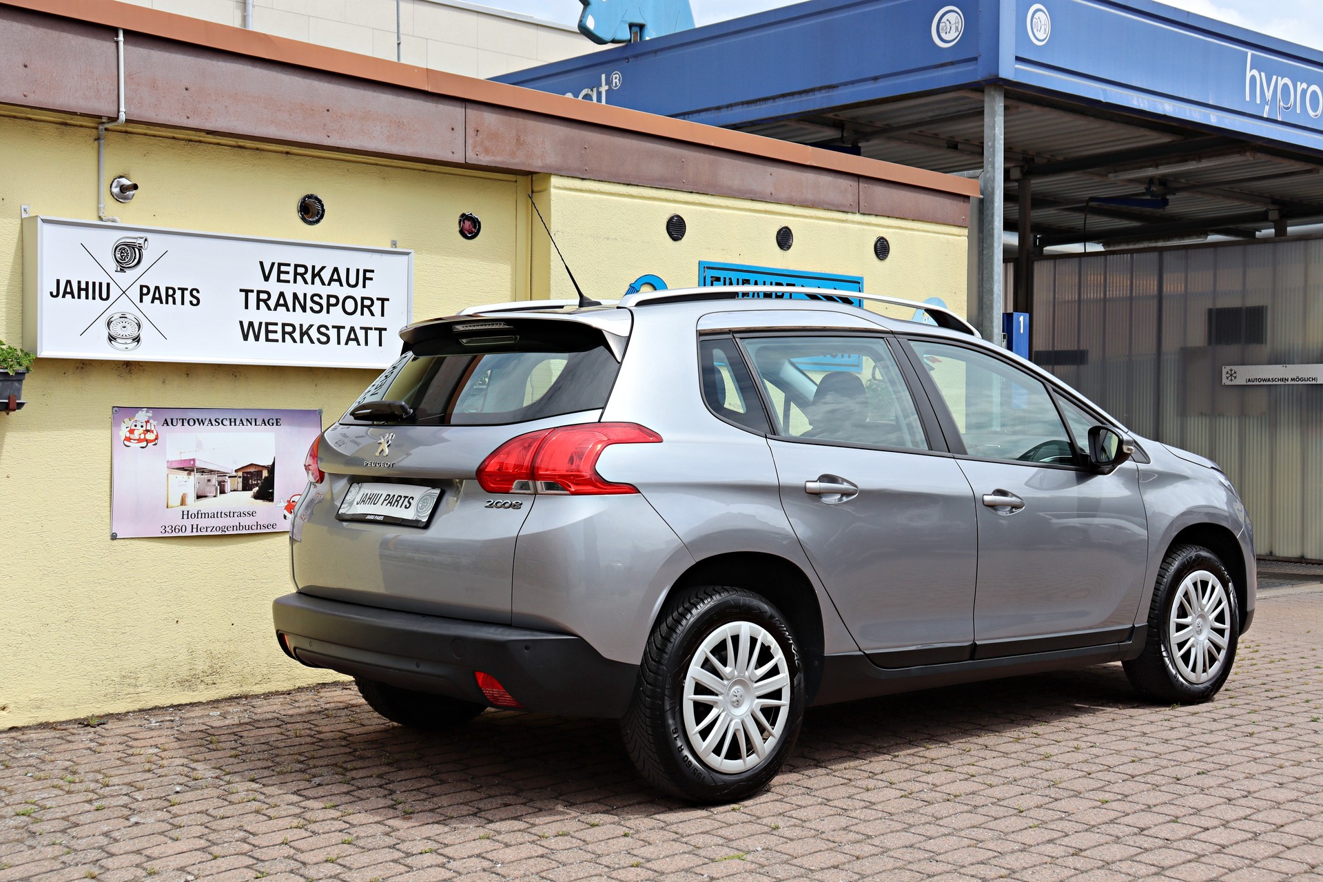 PEUGEOT 2008 1.2 VTI Style-image-3