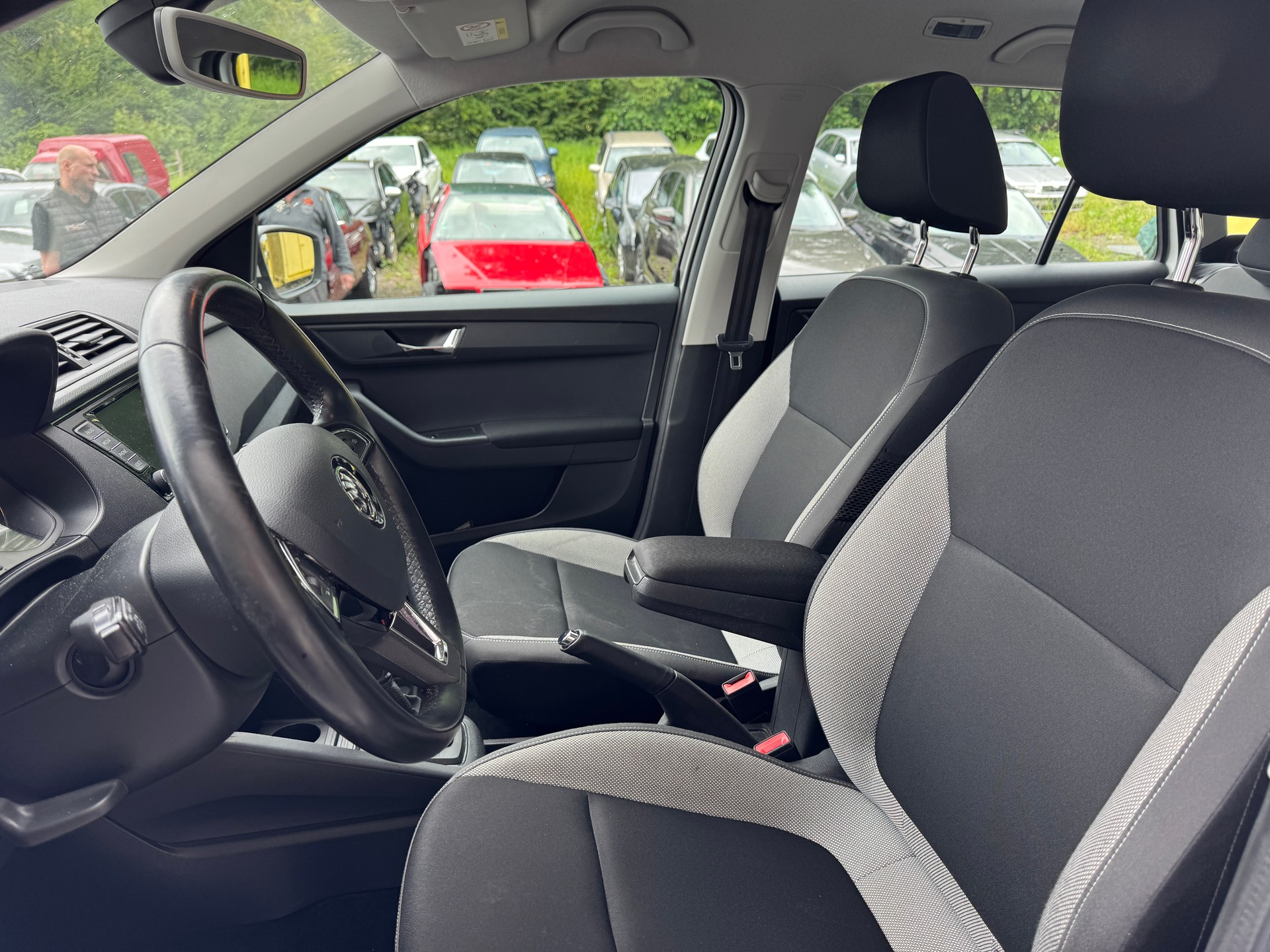SKODA Fabia 1.4 TDI Ambition DSG-image-7
