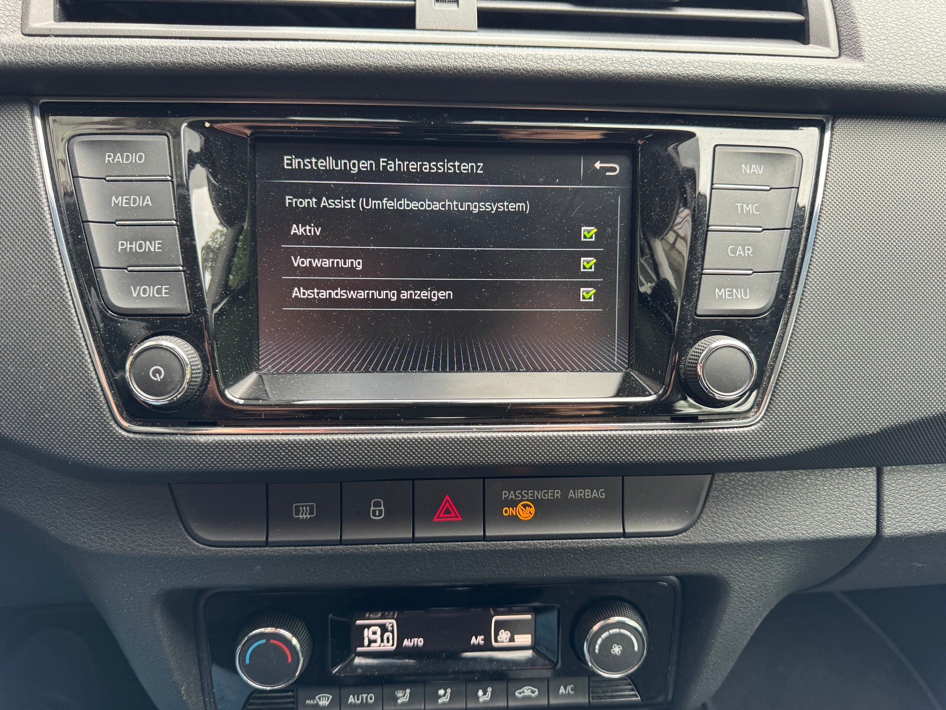 SKODA Fabia 1.4 TDI Ambition DSG-image-13