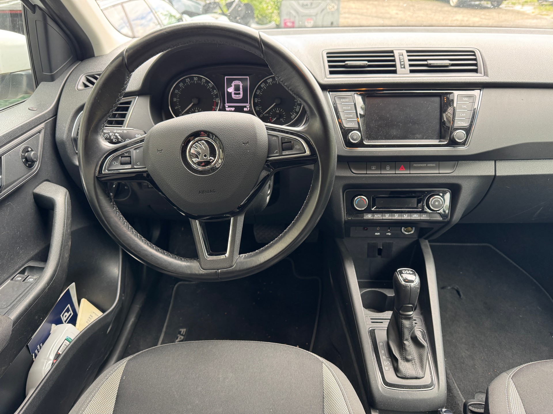 SKODA Fabia 1.4 TDI Ambition DSG-image-9