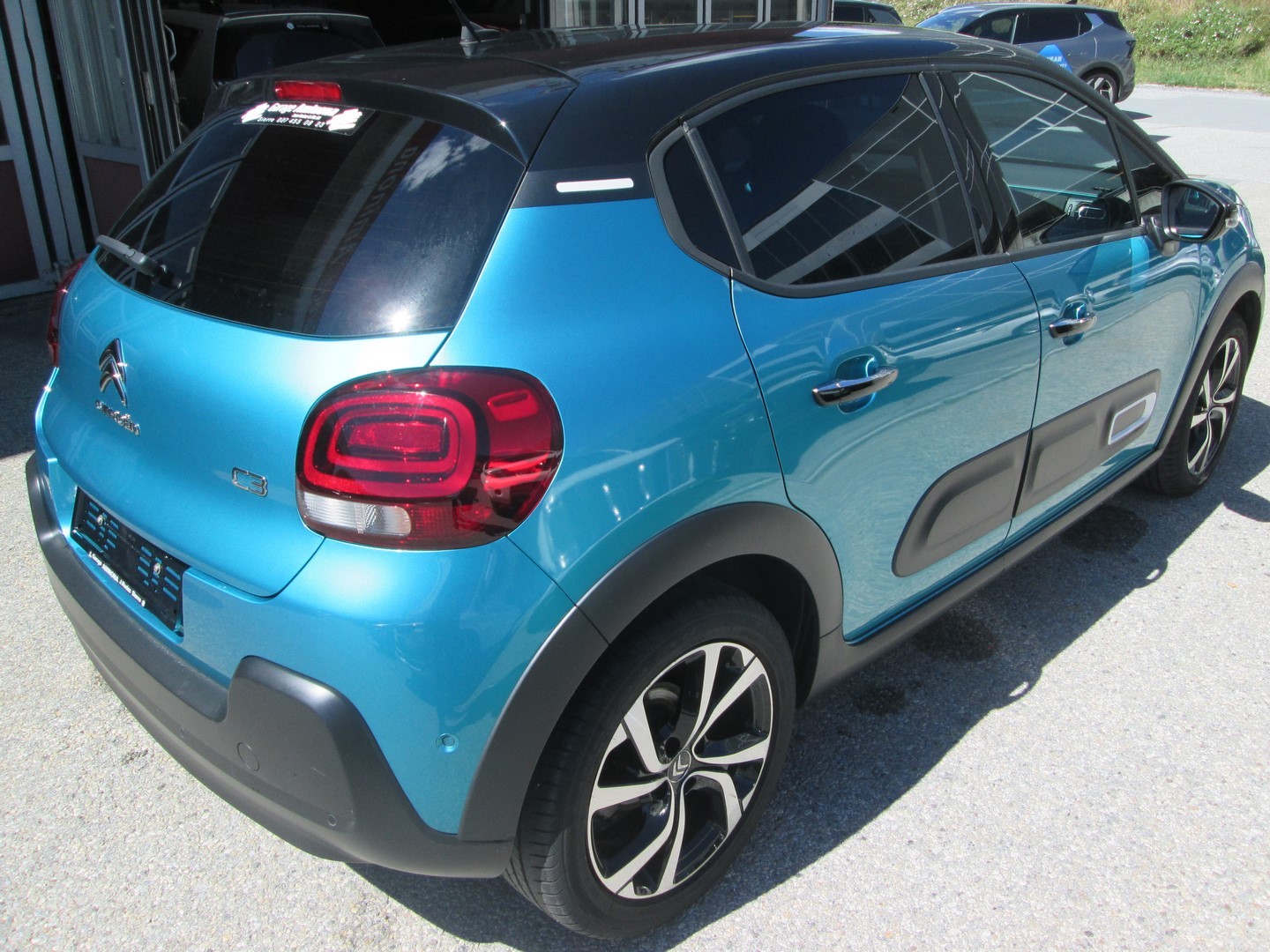 CITROEN C3 1.2i PureTech Swiss Edition EAT6-image-2