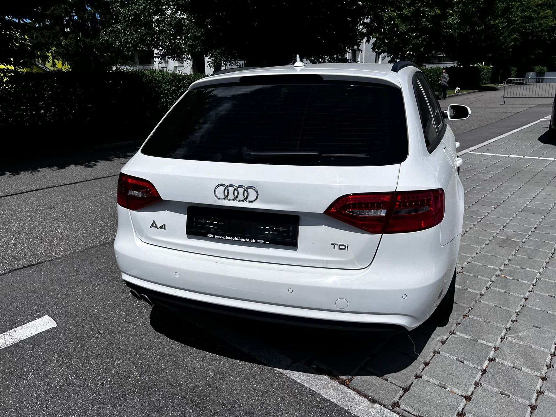 AUDI A4 Avant 2.0 TDI quattro-image-7