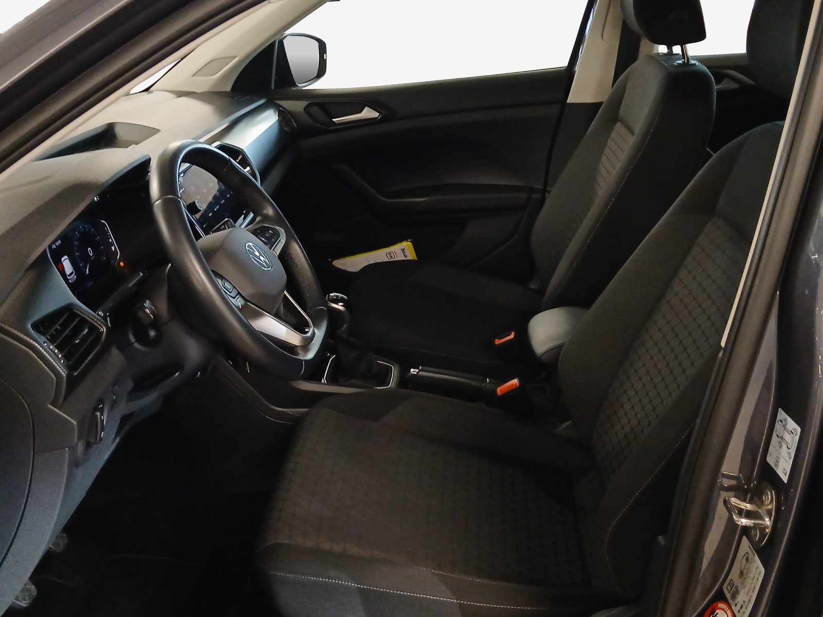 VW T-Cross 1.0 TSI Life-image-7