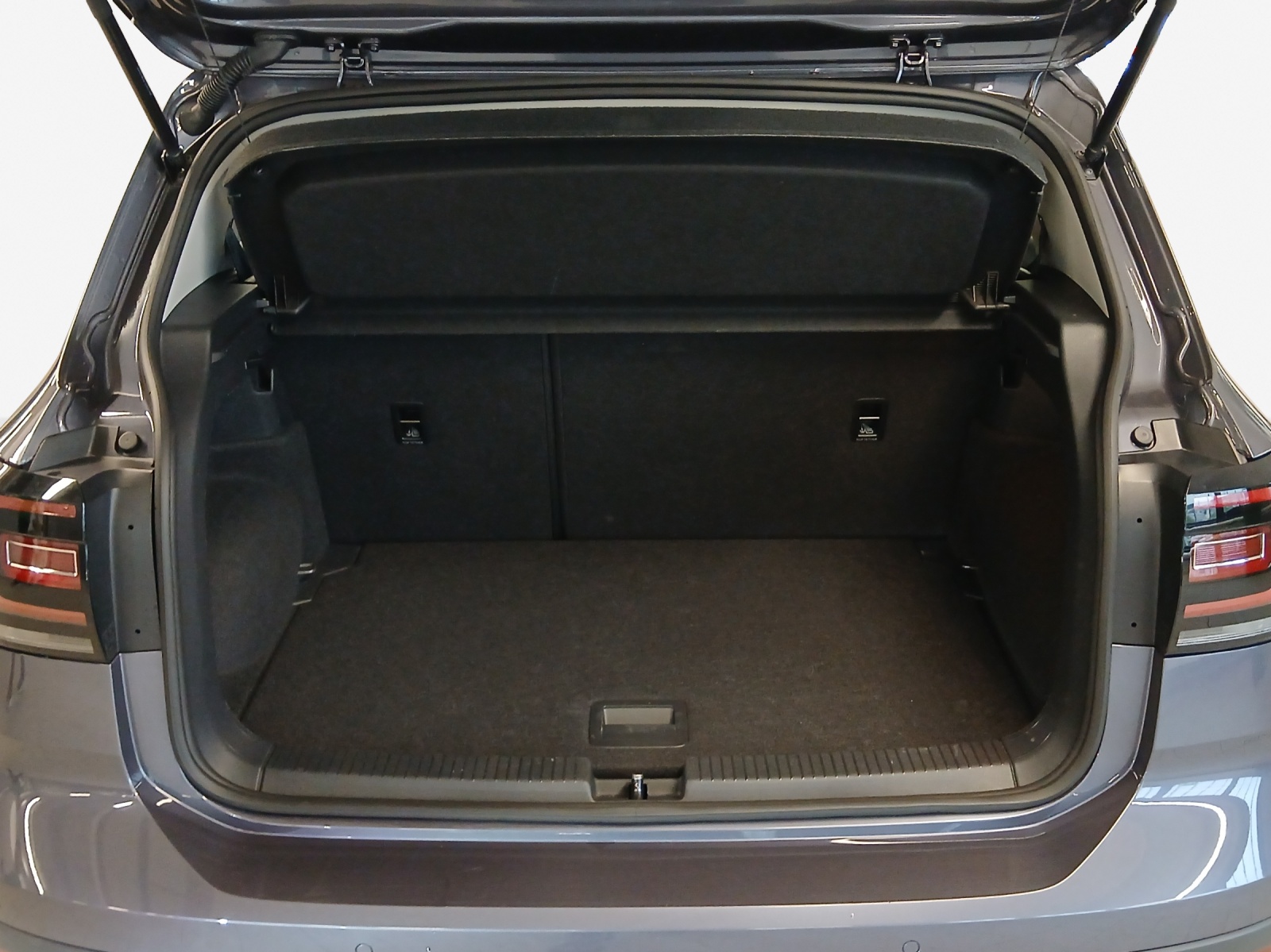 VW T-Cross 1.0 TSI Life-image-12
