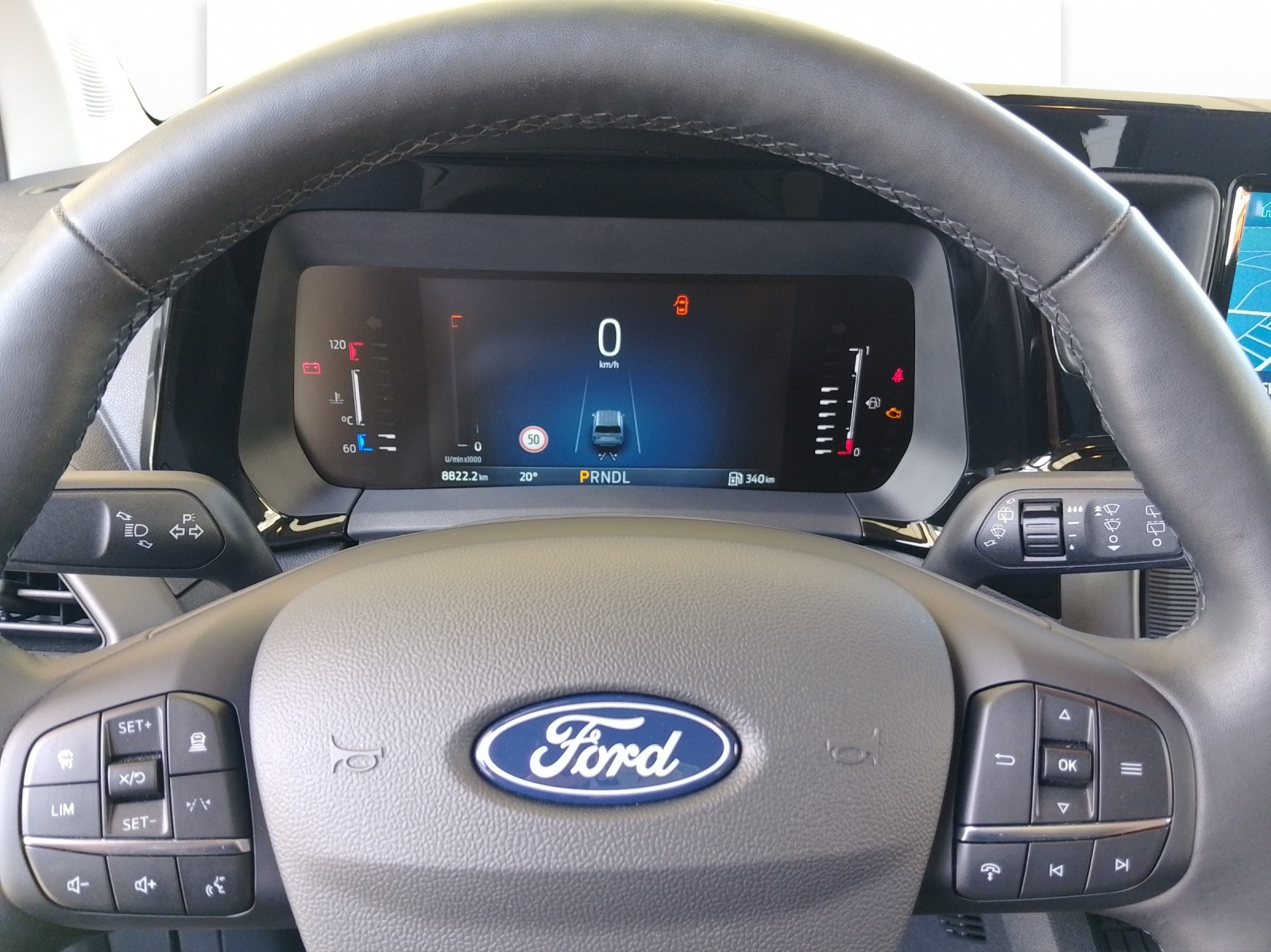 FORD Tourneo Courier 1.0 EcoBoost Titanium-image-9