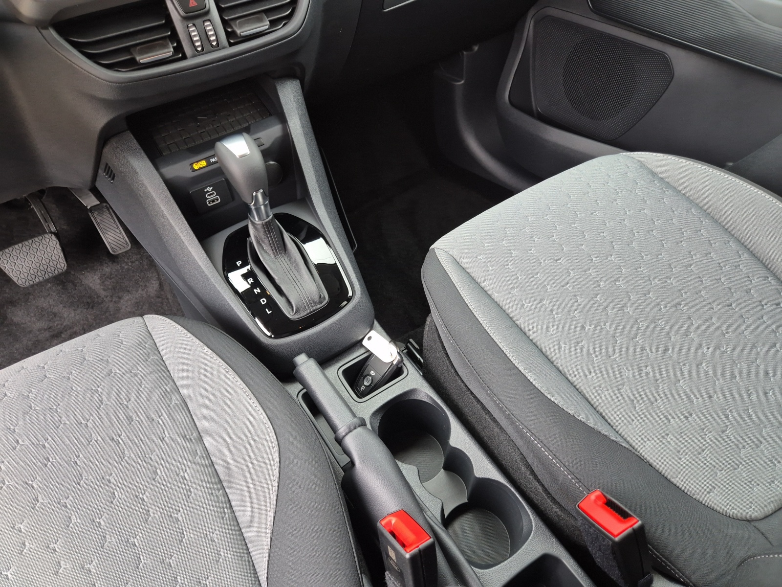 FORD Tourneo Courier 1.0 EcoBoost Titanium-image-7
