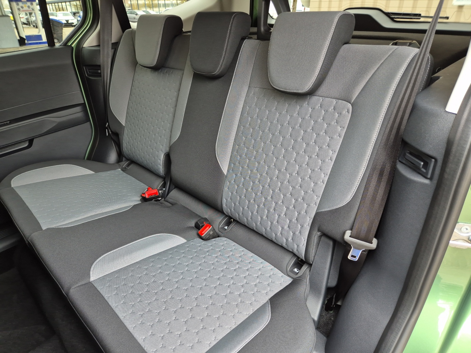 FORD Tourneo Courier 1.0 EcoBoost Titanium-image-9