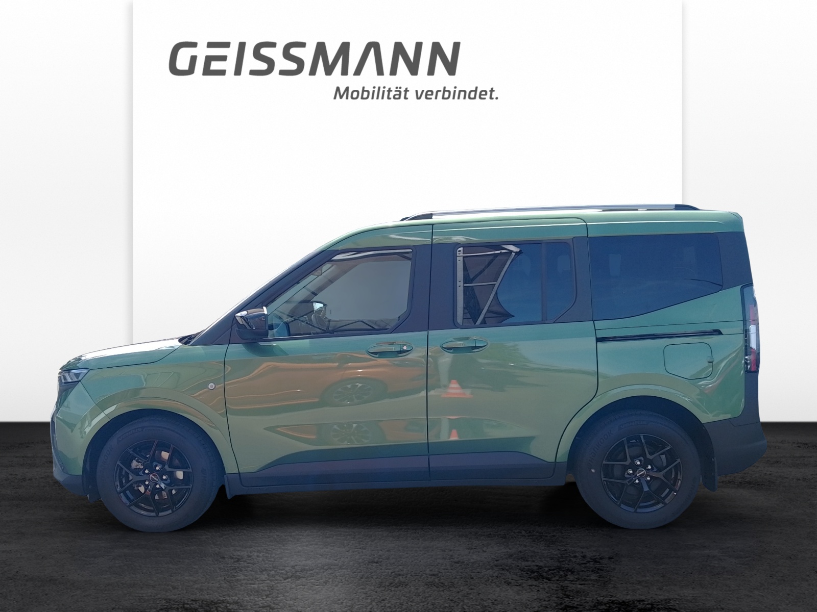 FORD Tourneo Courier 1.0 EcoBoost Titanium-image-3