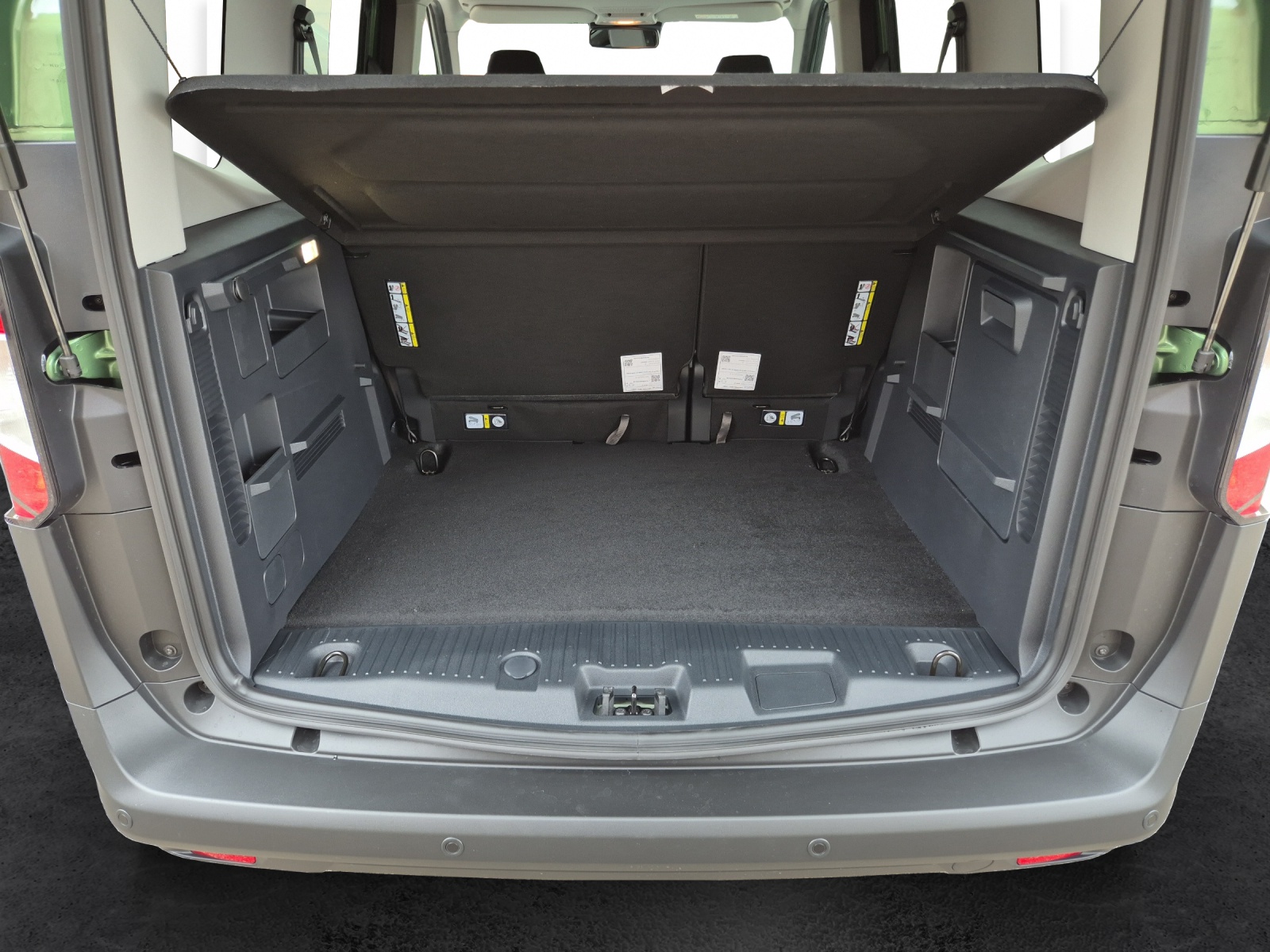 FORD Tourneo Courier 1.0 EcoBoost Titanium-image-10