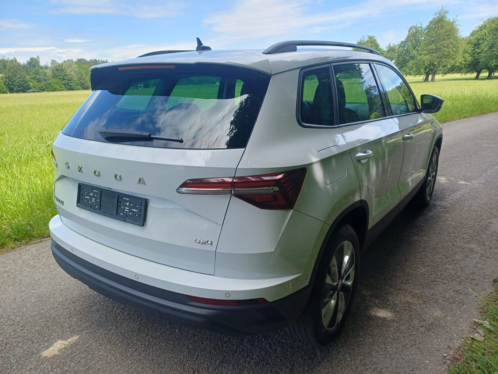 SKODA Karoq 2.0 TDI CR Style 4x4 DSG-image-2