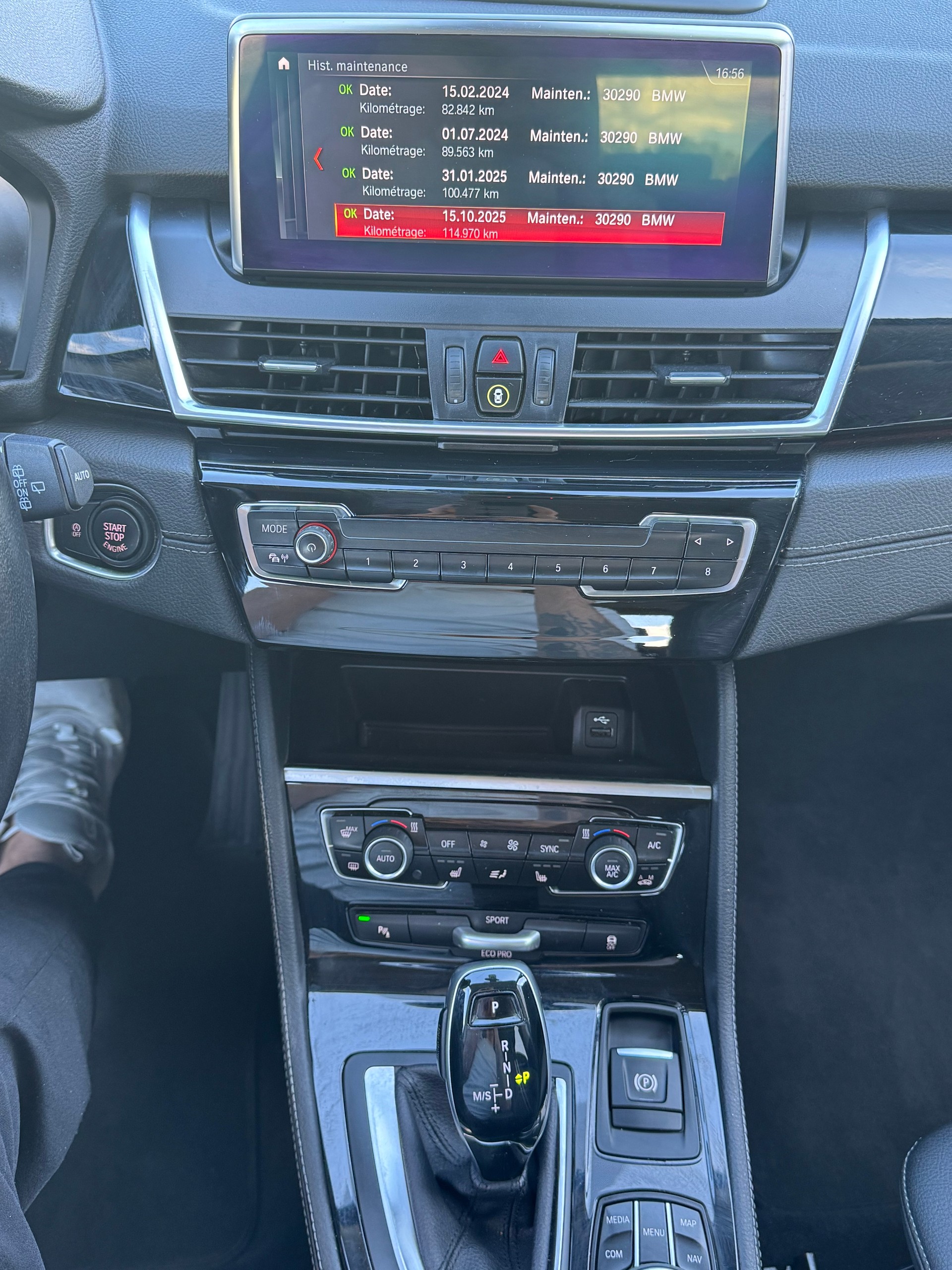 BMW 218d xDrive Active Tourer Steptronic Luxury Line-image-12