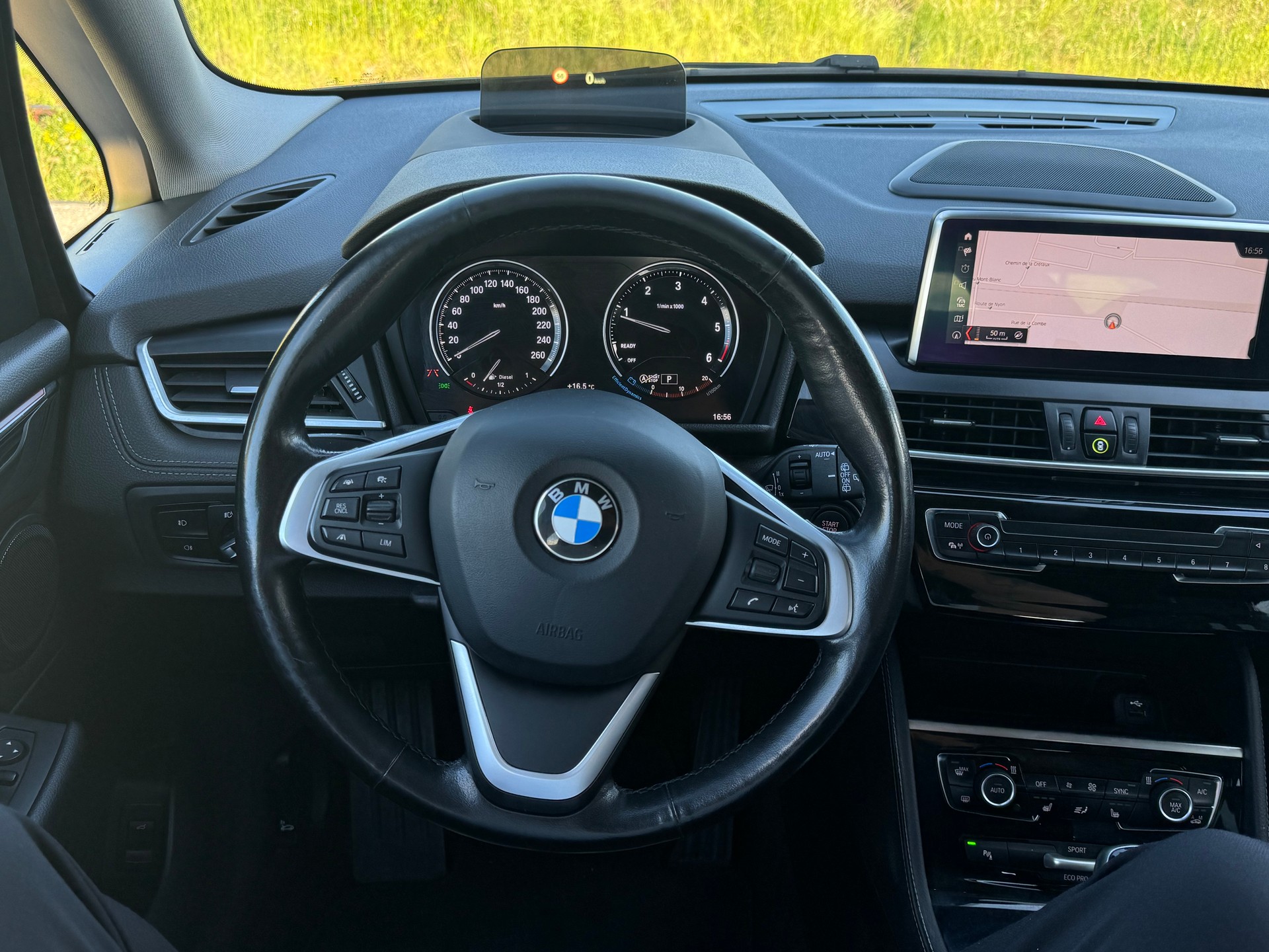 BMW 218d xDrive Active Tourer Steptronic Luxury Line-image-13