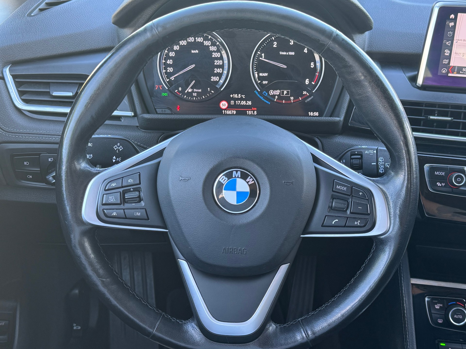BMW 218d xDrive Active Tourer Steptronic Luxury Line-image-14