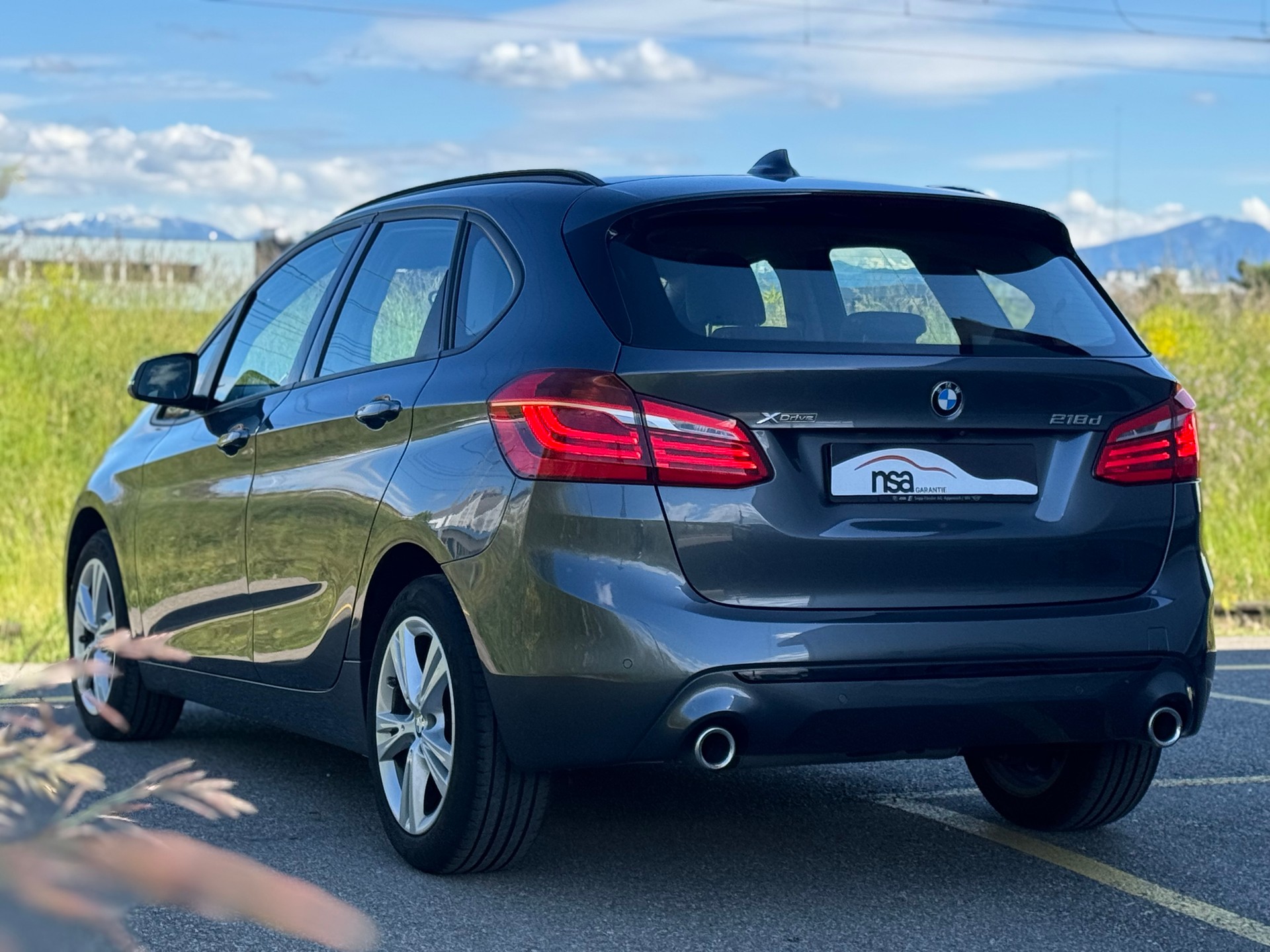 BMW 218d xDrive Active Tourer Steptronic Luxury Line-image-5