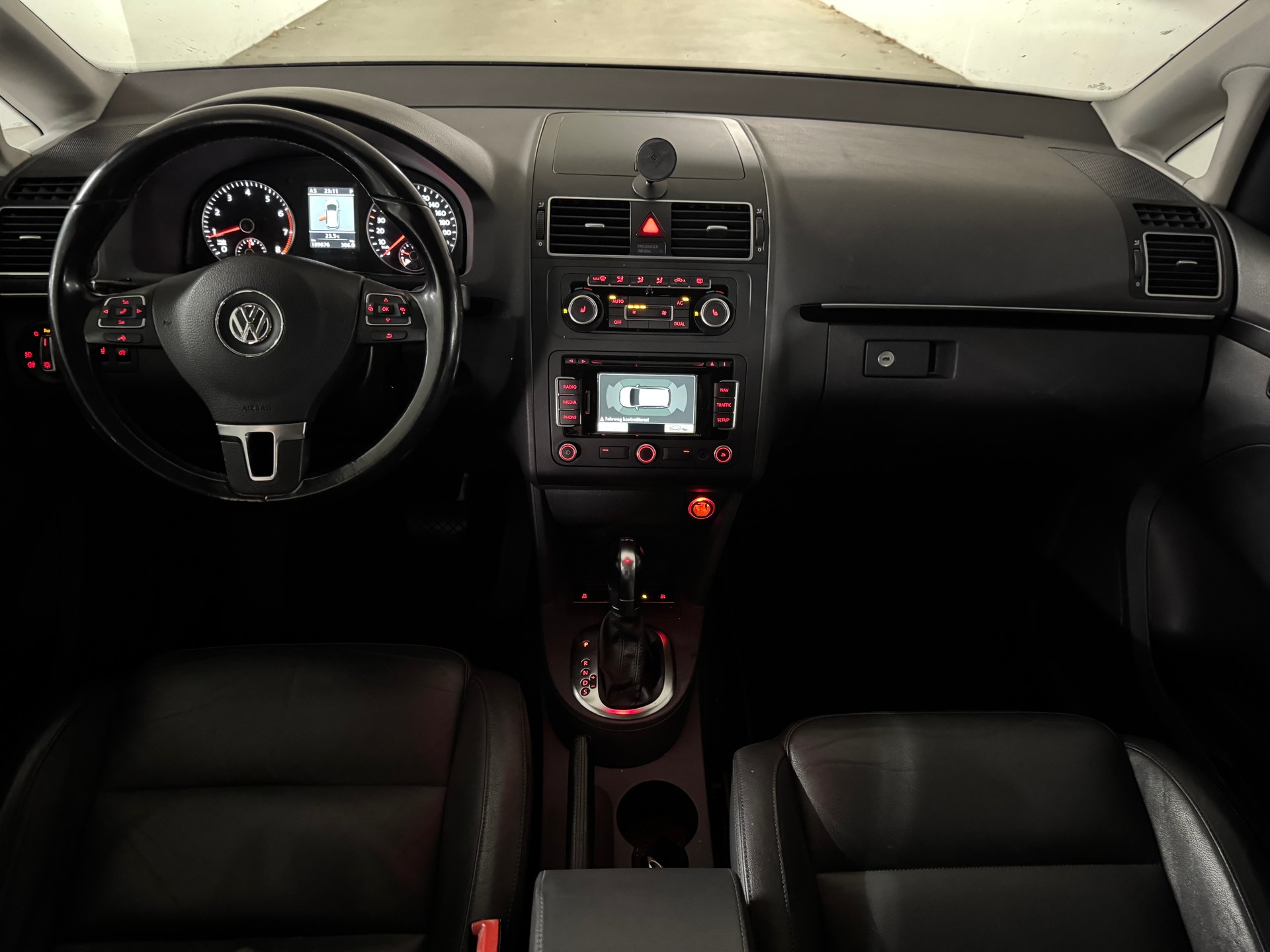 VW Touran 1.4 TSI Highline DSG 7-Platz-image-11