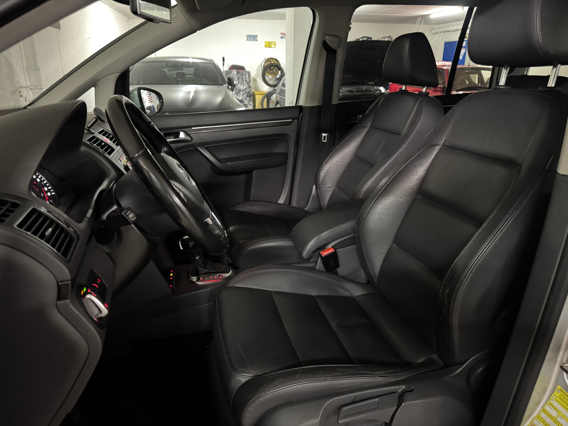 VW Touran 1.4 TSI Highline DSG 7-Platz-image-10