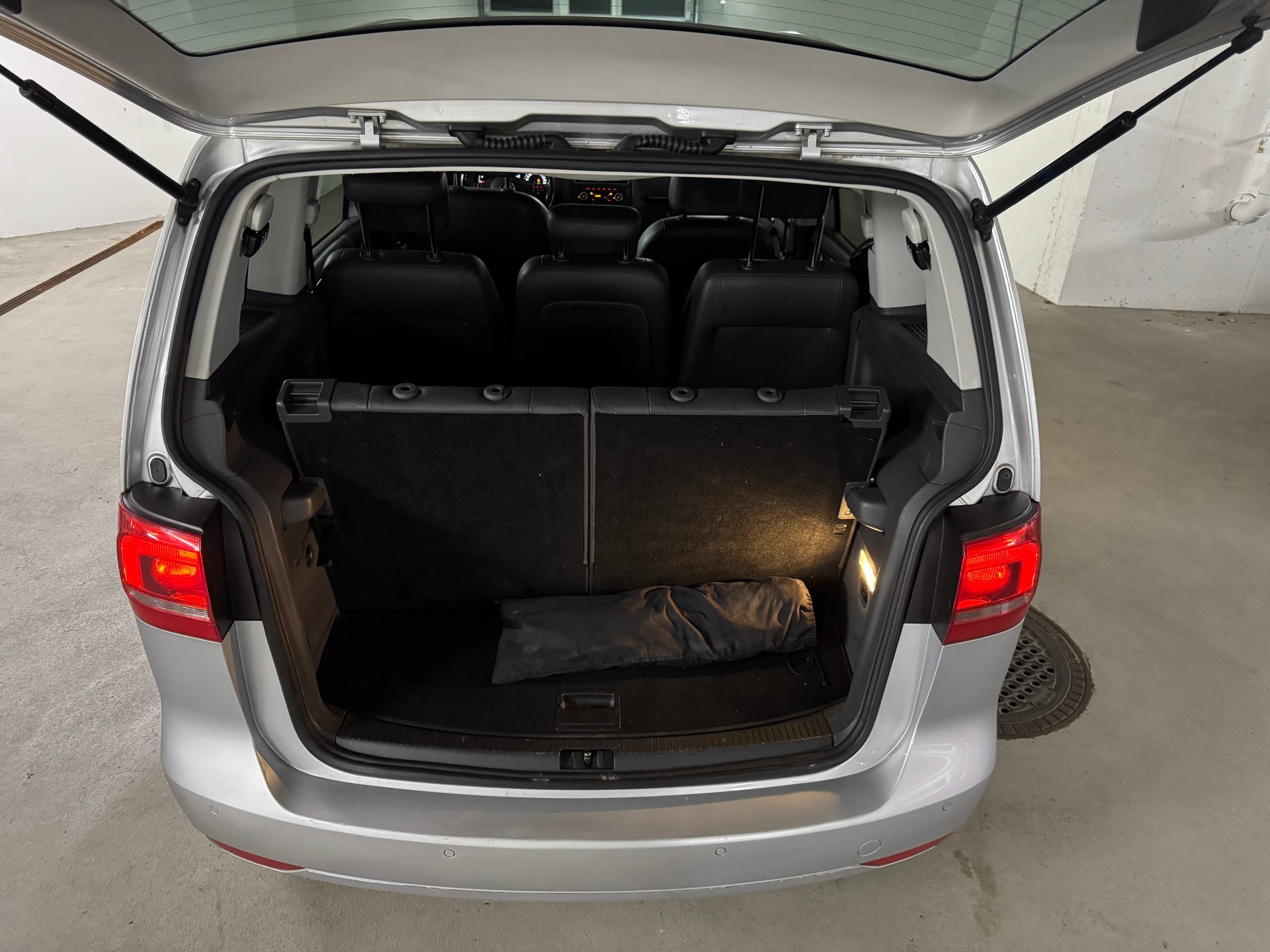 VW Touran 1.4 TSI Highline DSG 7-Platz-image-8