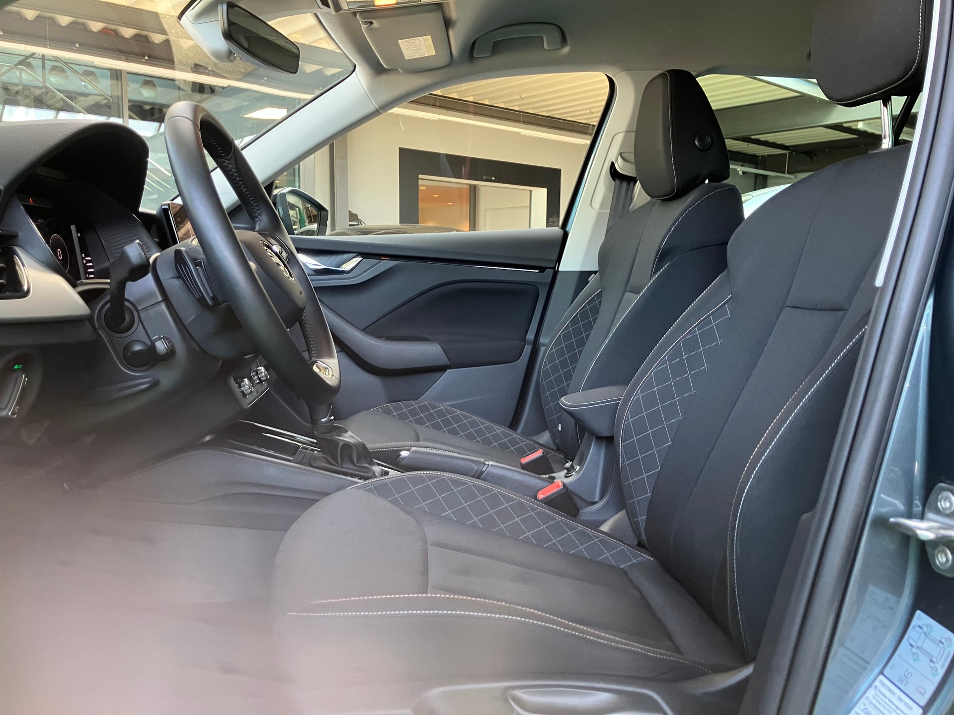 SKODA Kamiq 1.0 TSI Drive DSG-image-9