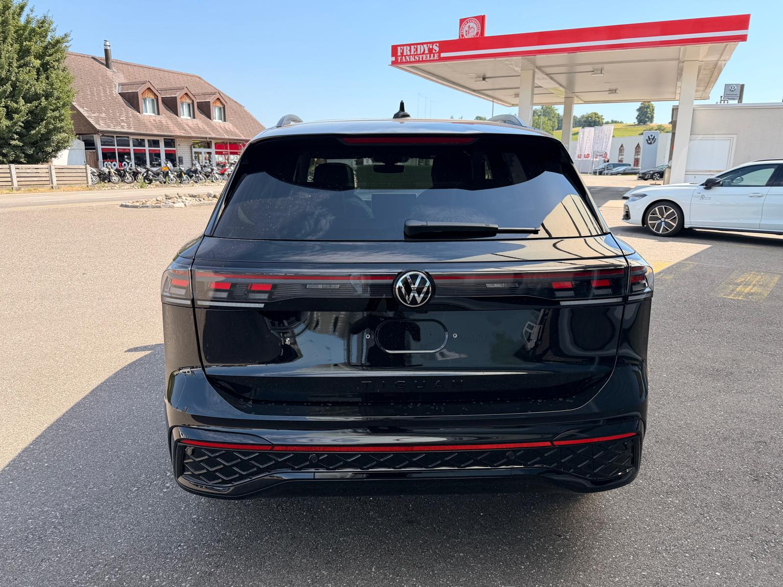 VW Tiguan 2.0 TSI DSG R-Line United 4Motion-image-3