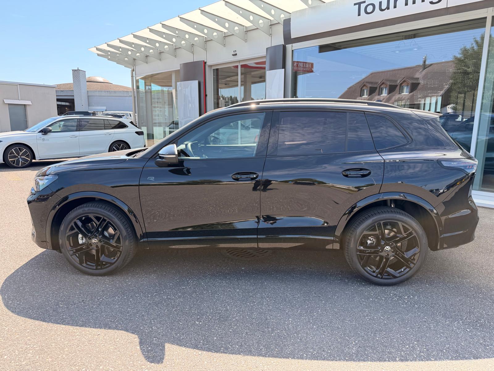 VW Tiguan 2.0 TSI DSG R-Line United 4Motion-showroom-element-1