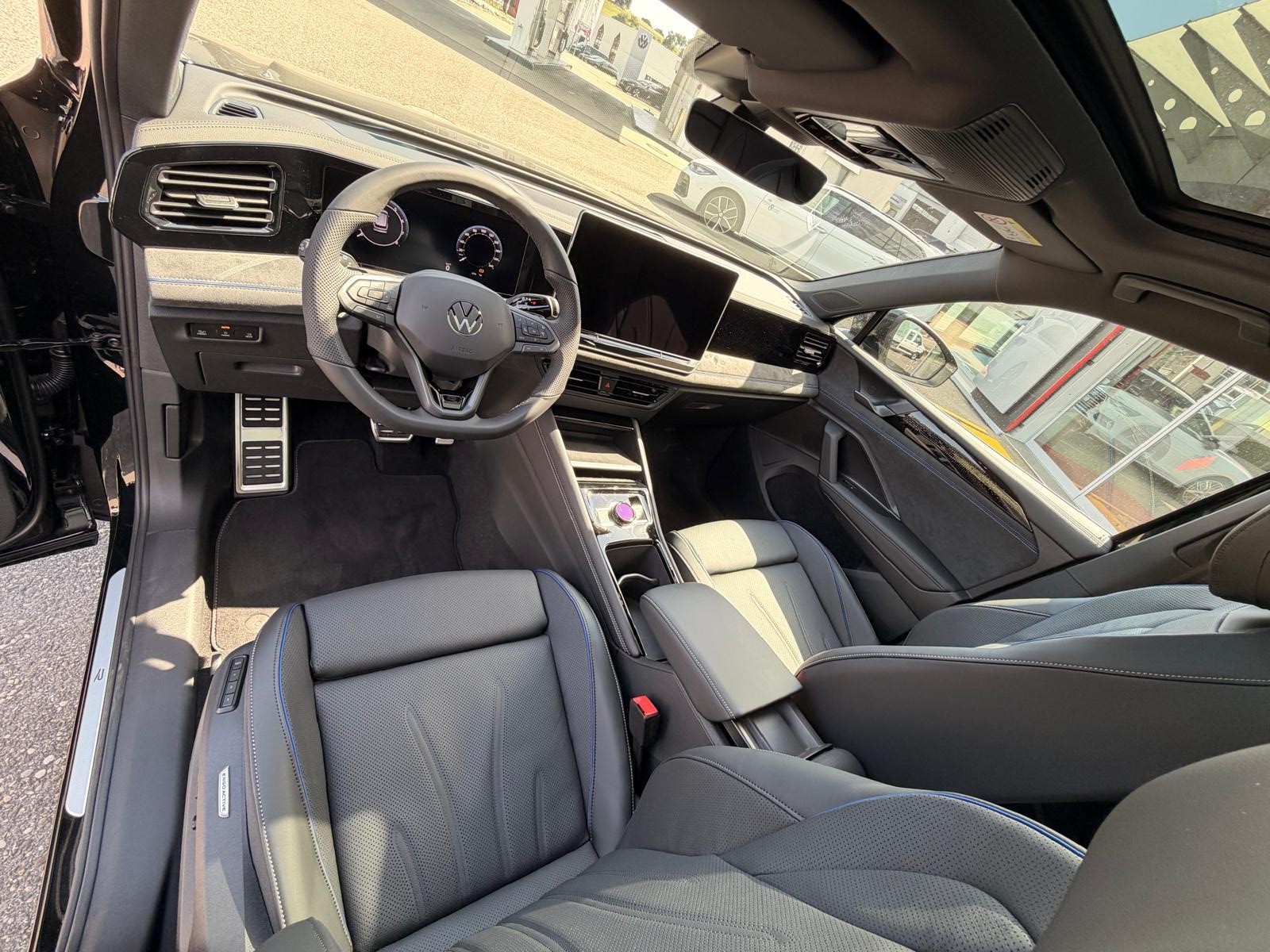 VW Tiguan 2.0 TSI DSG R-Line United 4Motion-image-12