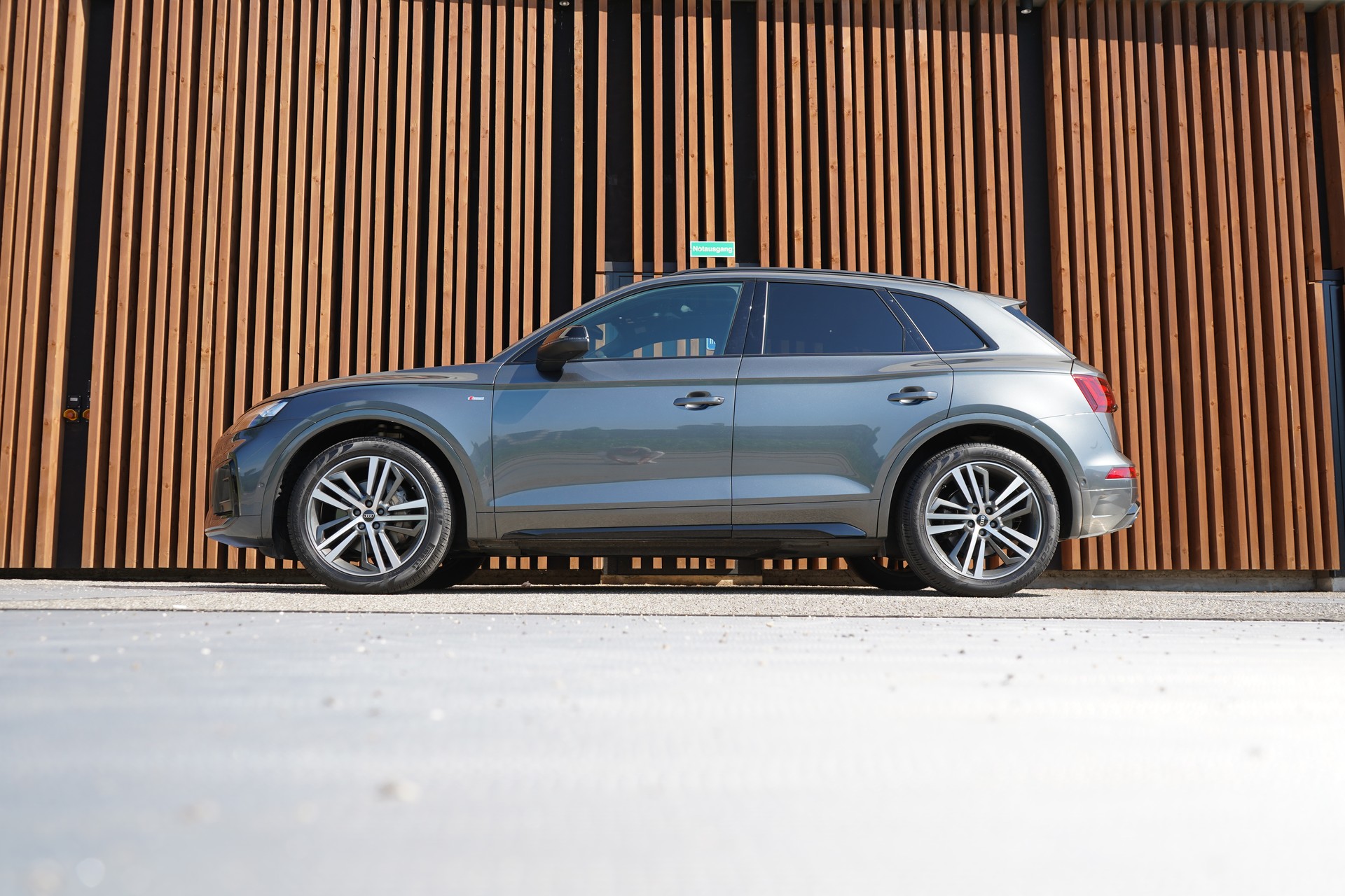 AUDI Q5 45 TFSI S LINE BLACK EDITION QUATTRO S-TRONIC l 265 PS-image-1