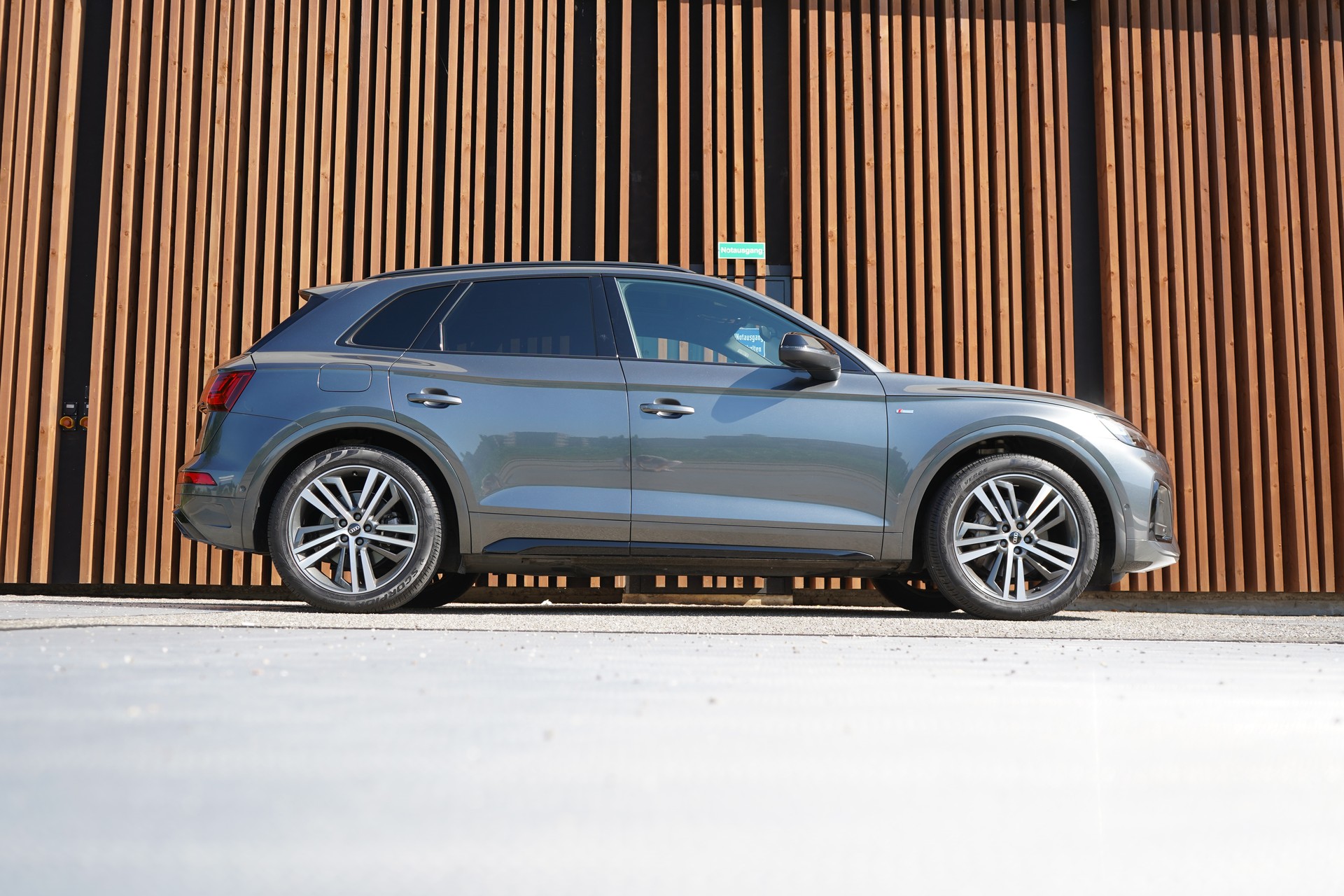 AUDI Q5 45 TFSI S LINE BLACK EDITION QUATTRO S-TRONIC l 265 PS-image-2