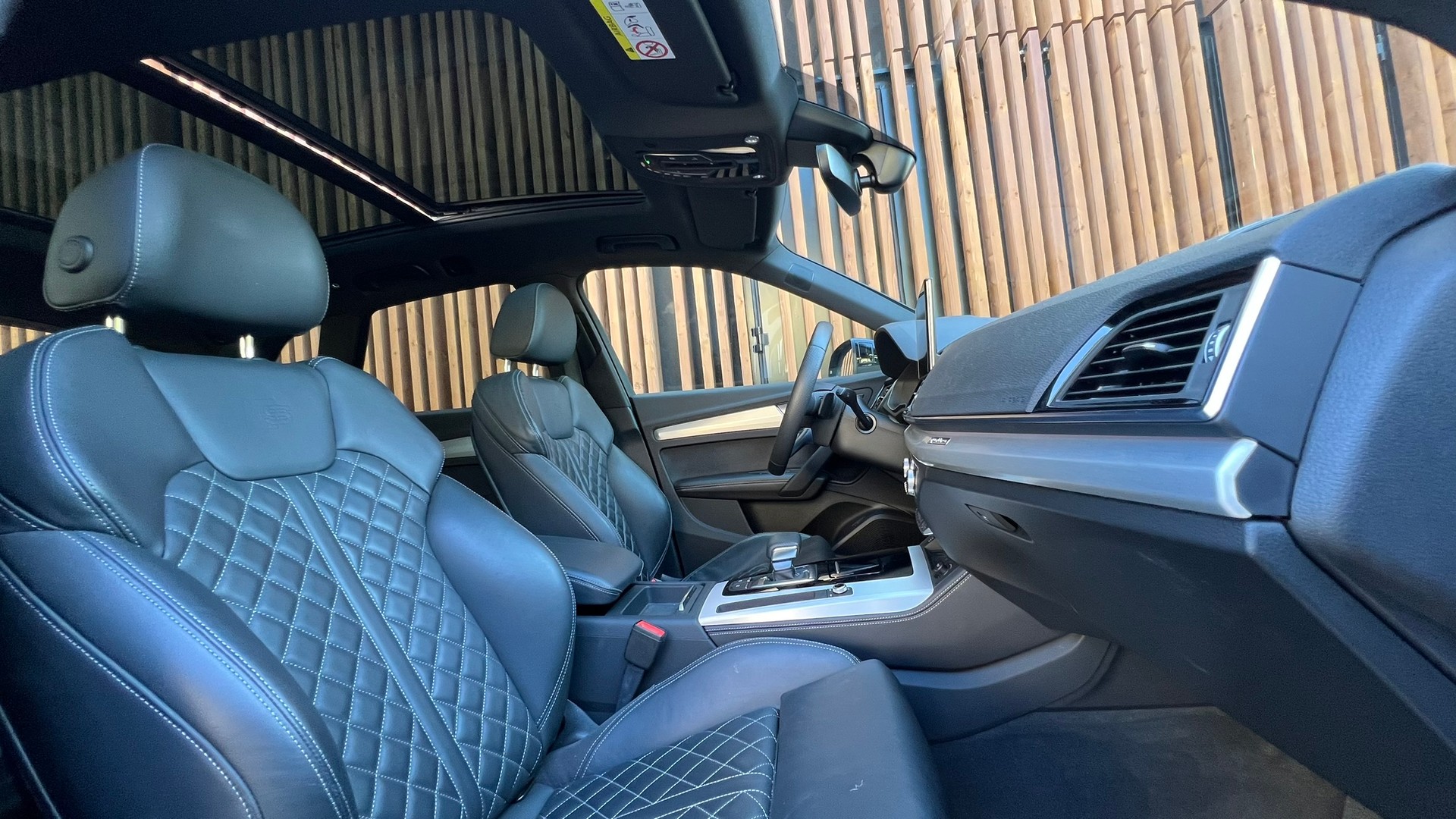 AUDI Q5 45 TFSI S LINE BLACK EDITION QUATTRO S-TRONIC l 265 PS-image-23