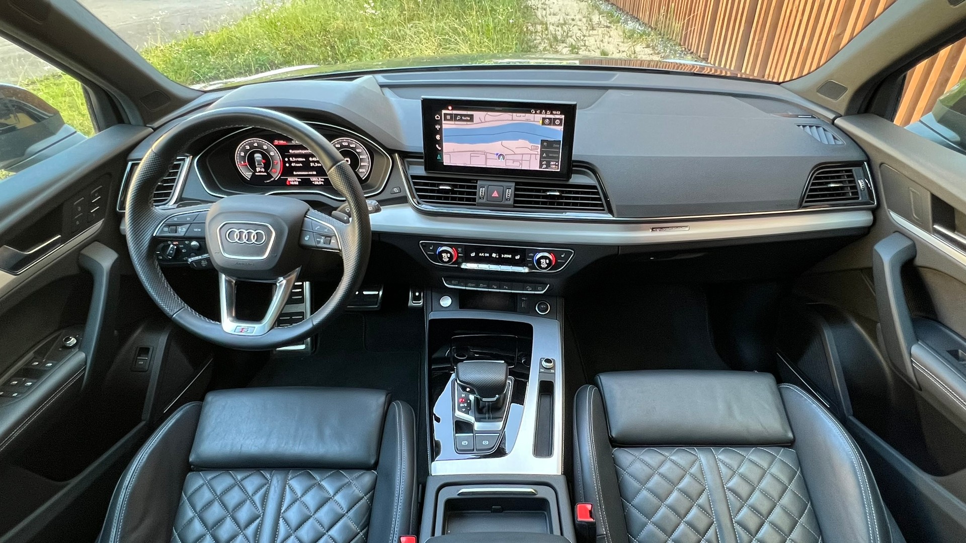 AUDI Q5 45 TFSI S LINE BLACK EDITION QUATTRO S-TRONIC l 265 PS-image-19