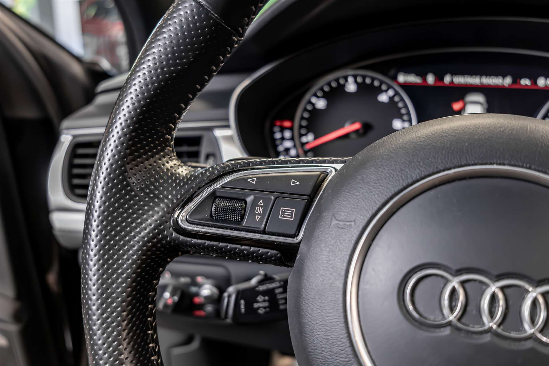 AUDI A6 Avant 3.0 BiTDI V6 quattro tiptronic-image-7