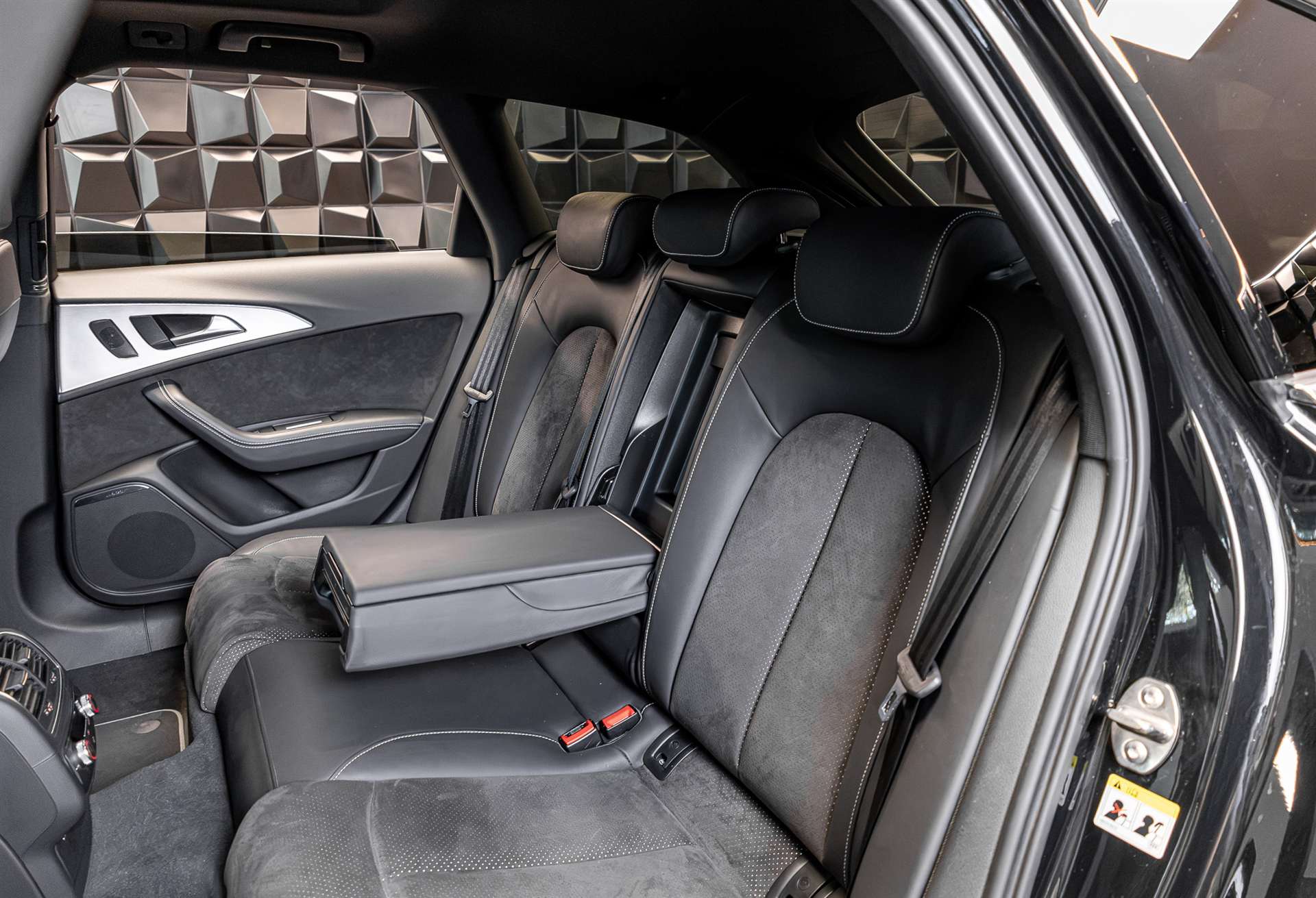 AUDI A6 Avant 3.0 BiTDI V6 quattro tiptronic-image-24