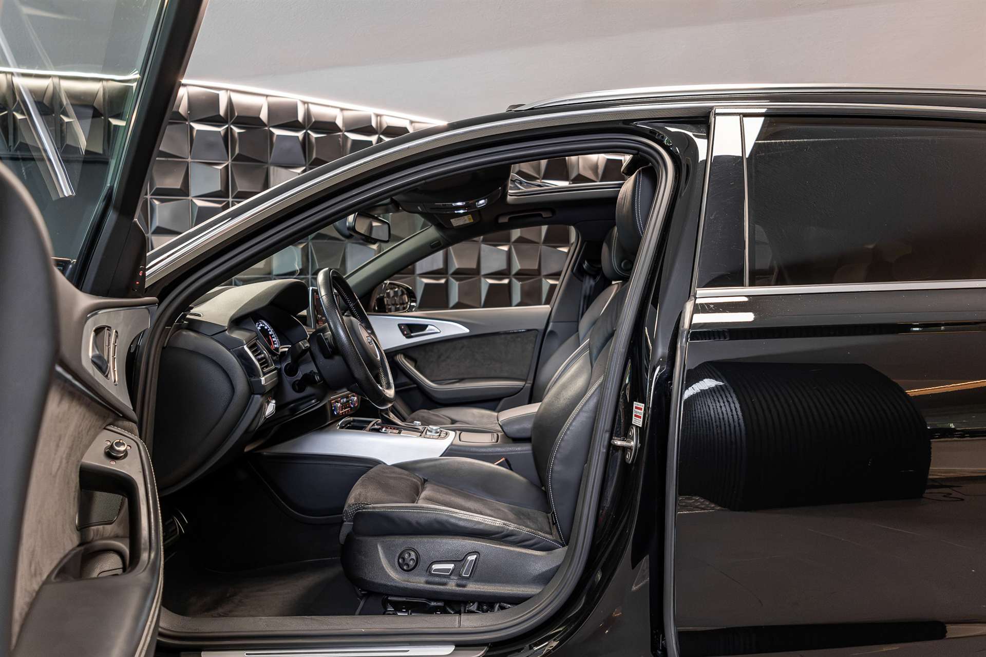 AUDI A6 Avant 3.0 BiTDI V6 quattro tiptronic-image-9