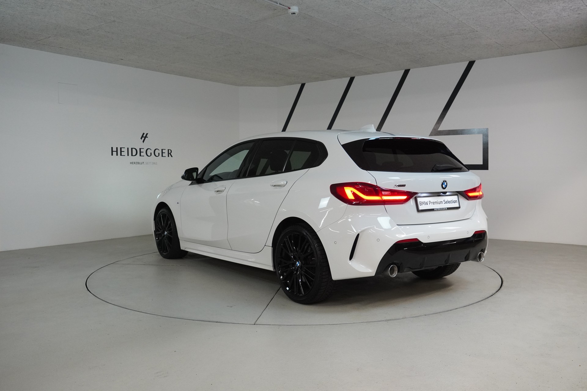 BMW 120d xDrive Steptronic M Sport-image-4