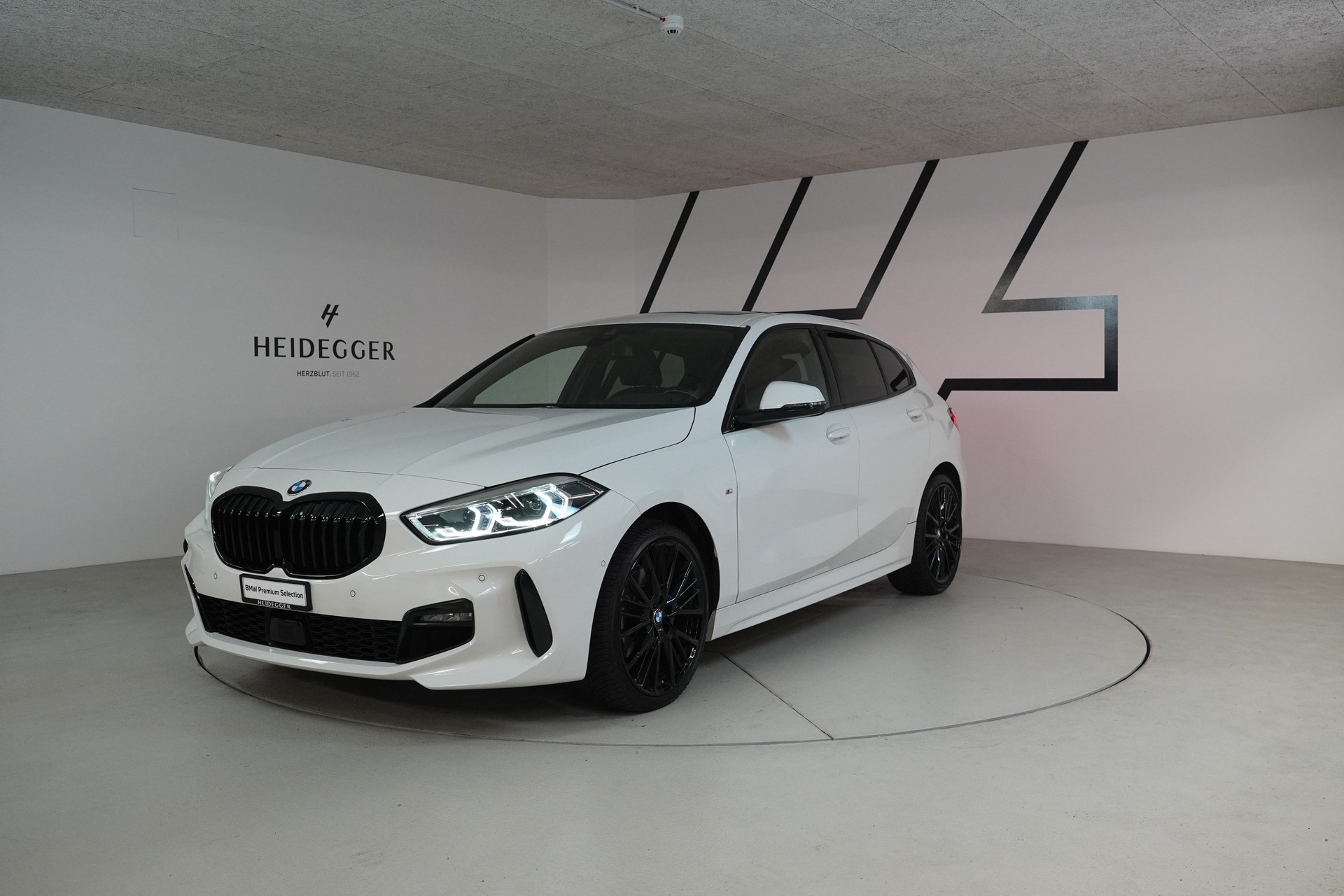 BMW 120d xDrive Steptronic M Sport-image-0